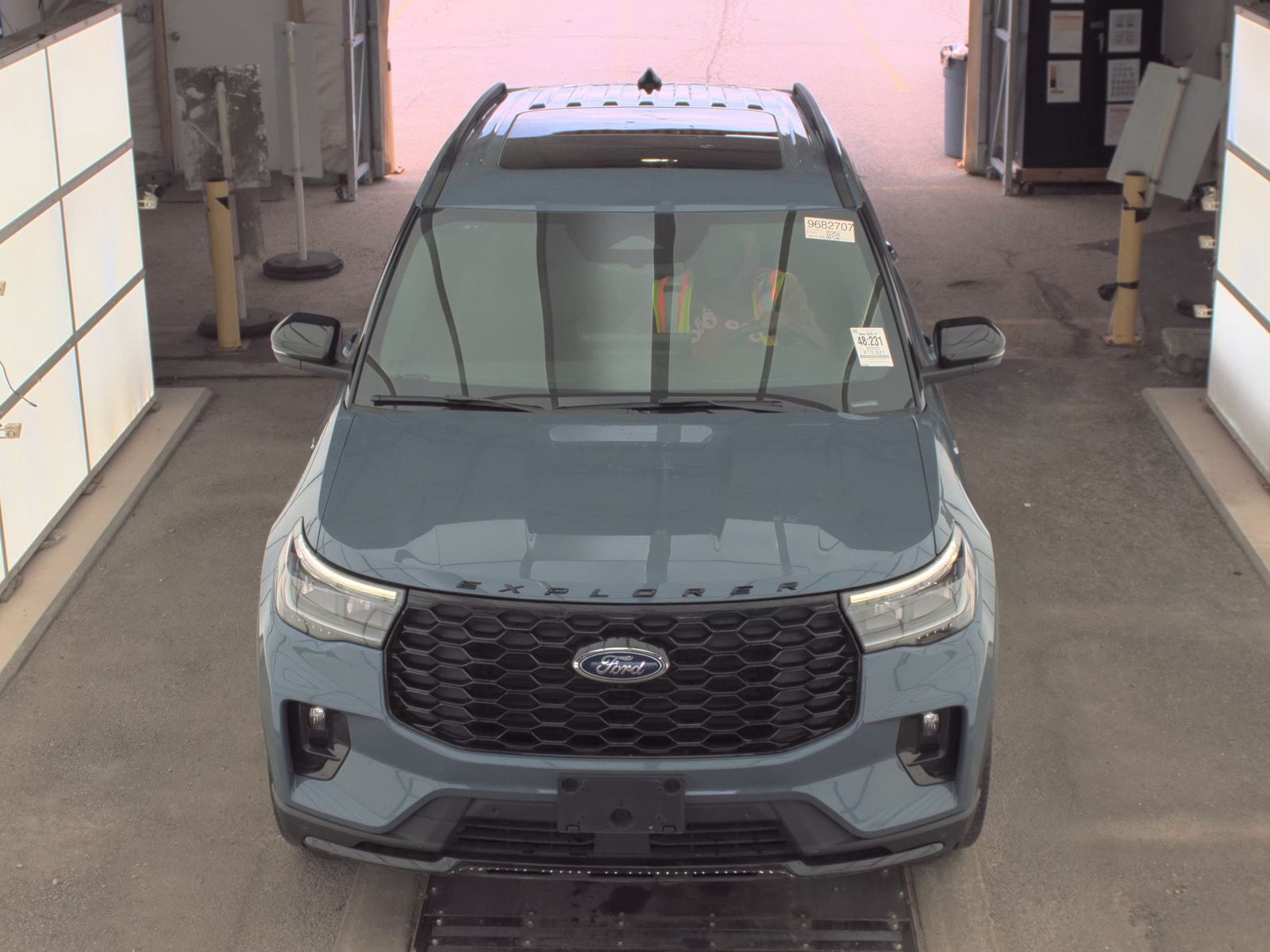 FORD EXPLORER - 3