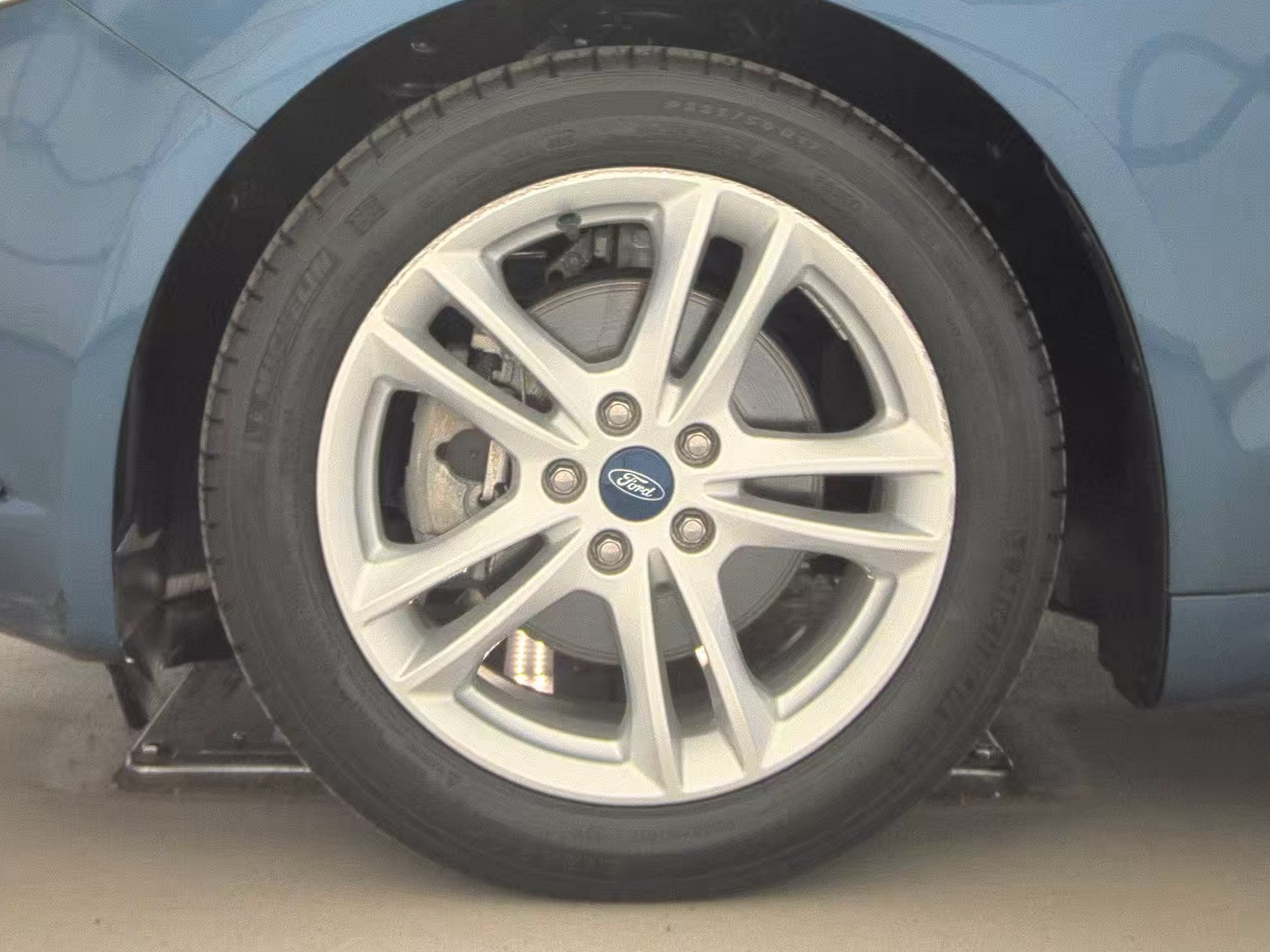 FORD FUSION - 10