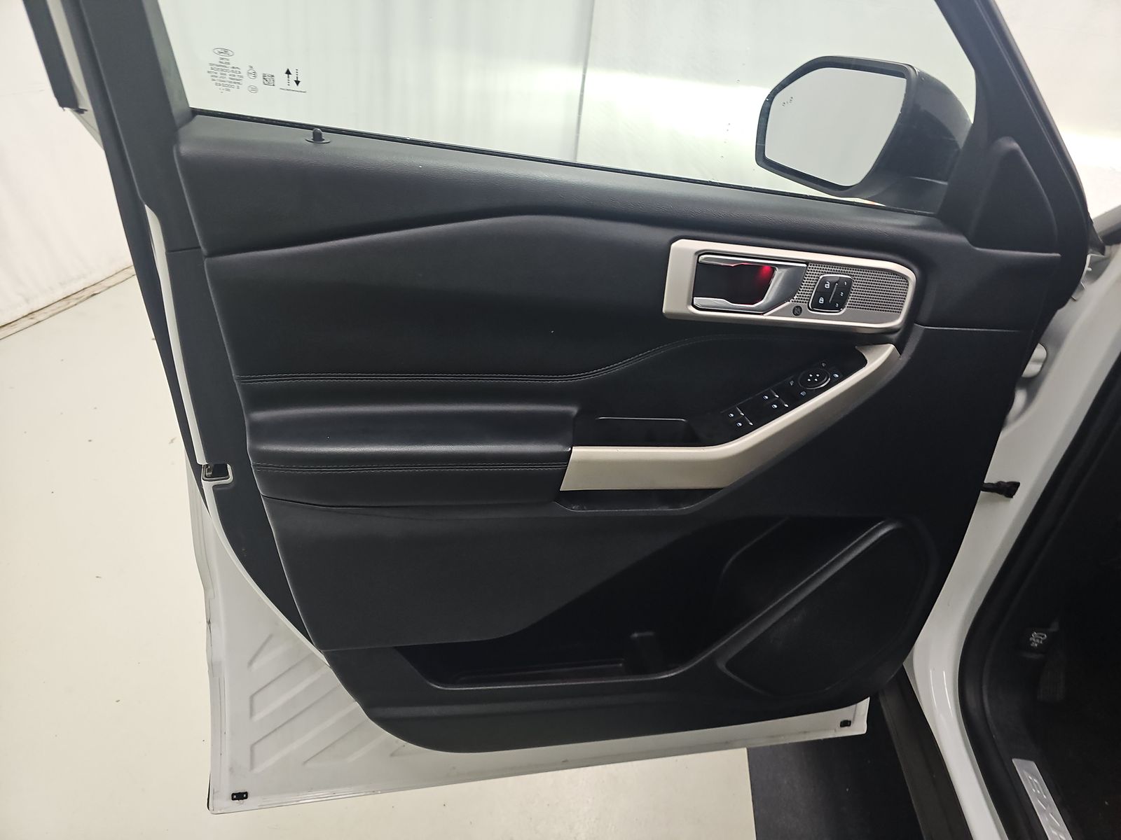 FORD EXPLORER - 10