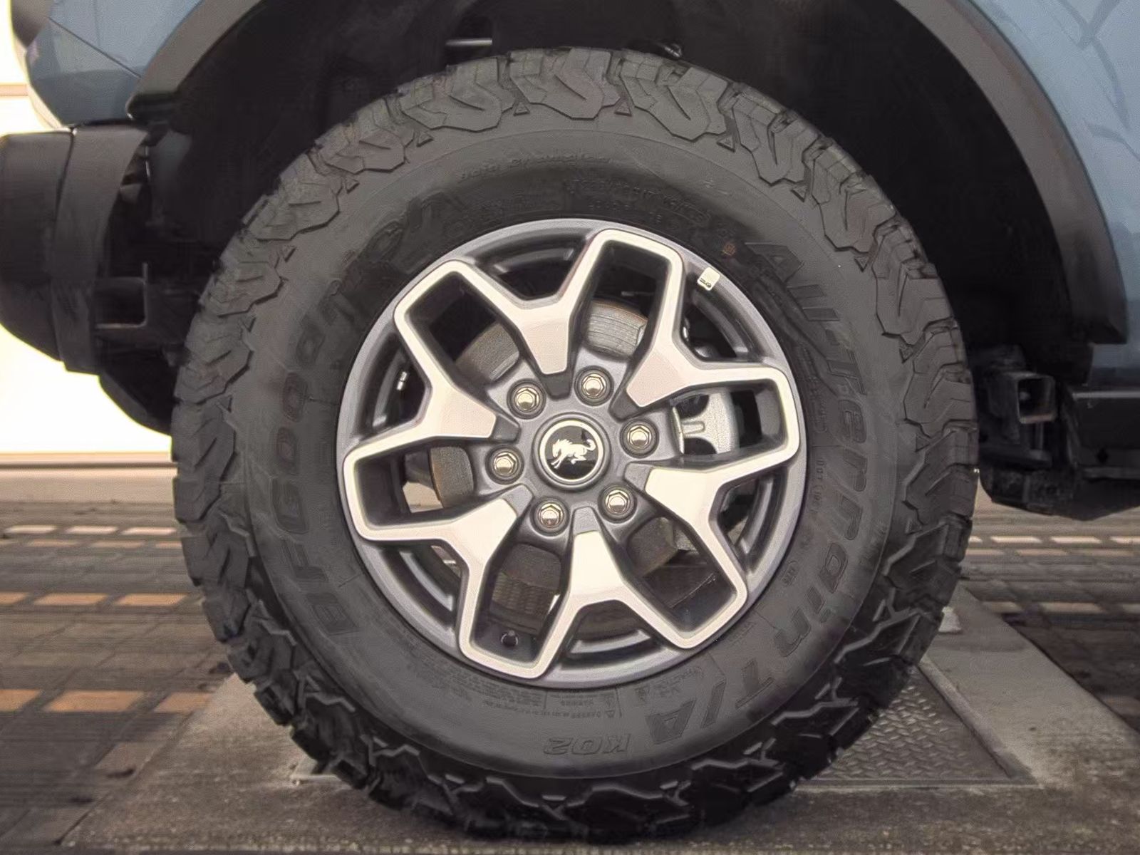 FORD BRONCO - 10