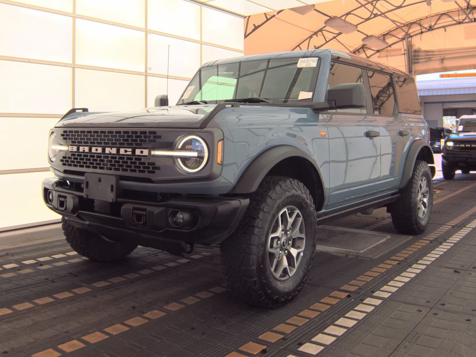 FORD BRONCO - 1