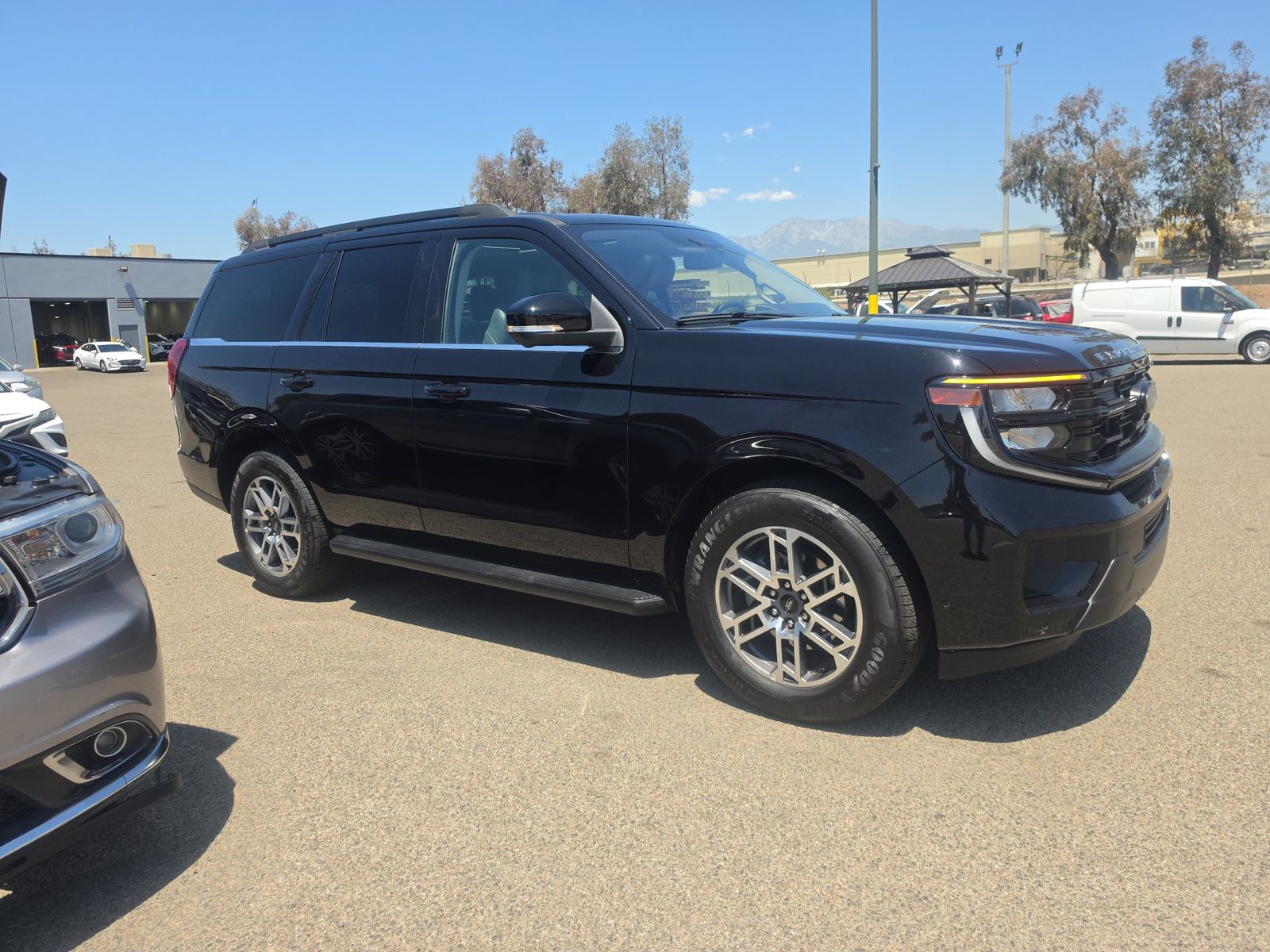 FORD EXPEDITION - 4