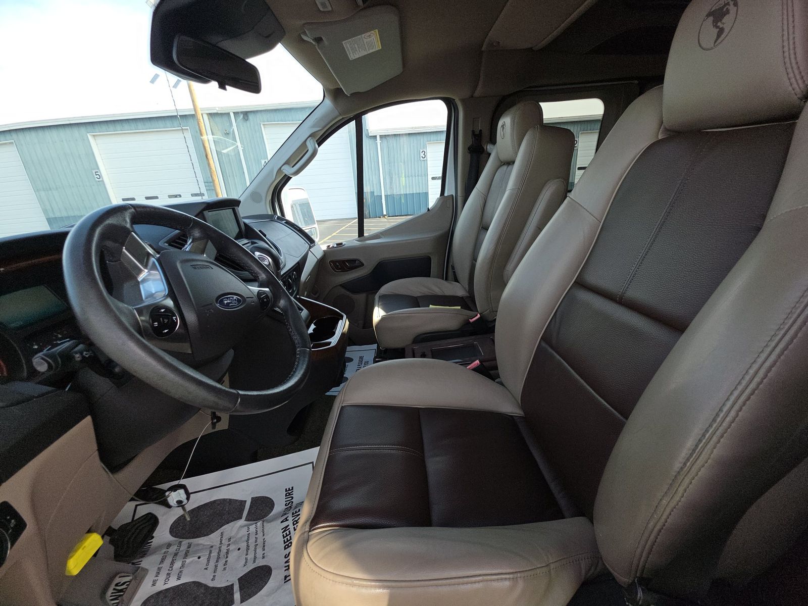 FORD TRANSIT 150 - 8