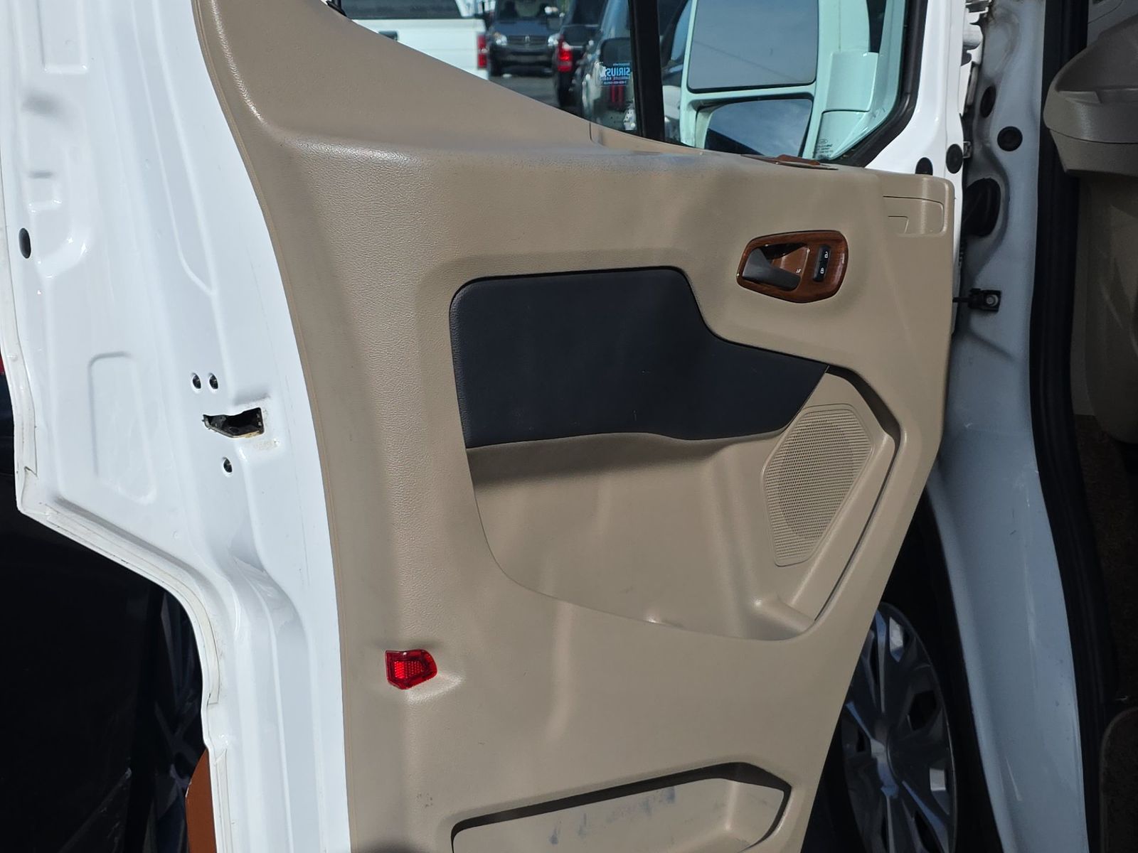 FORD TRANSIT 150 - 10