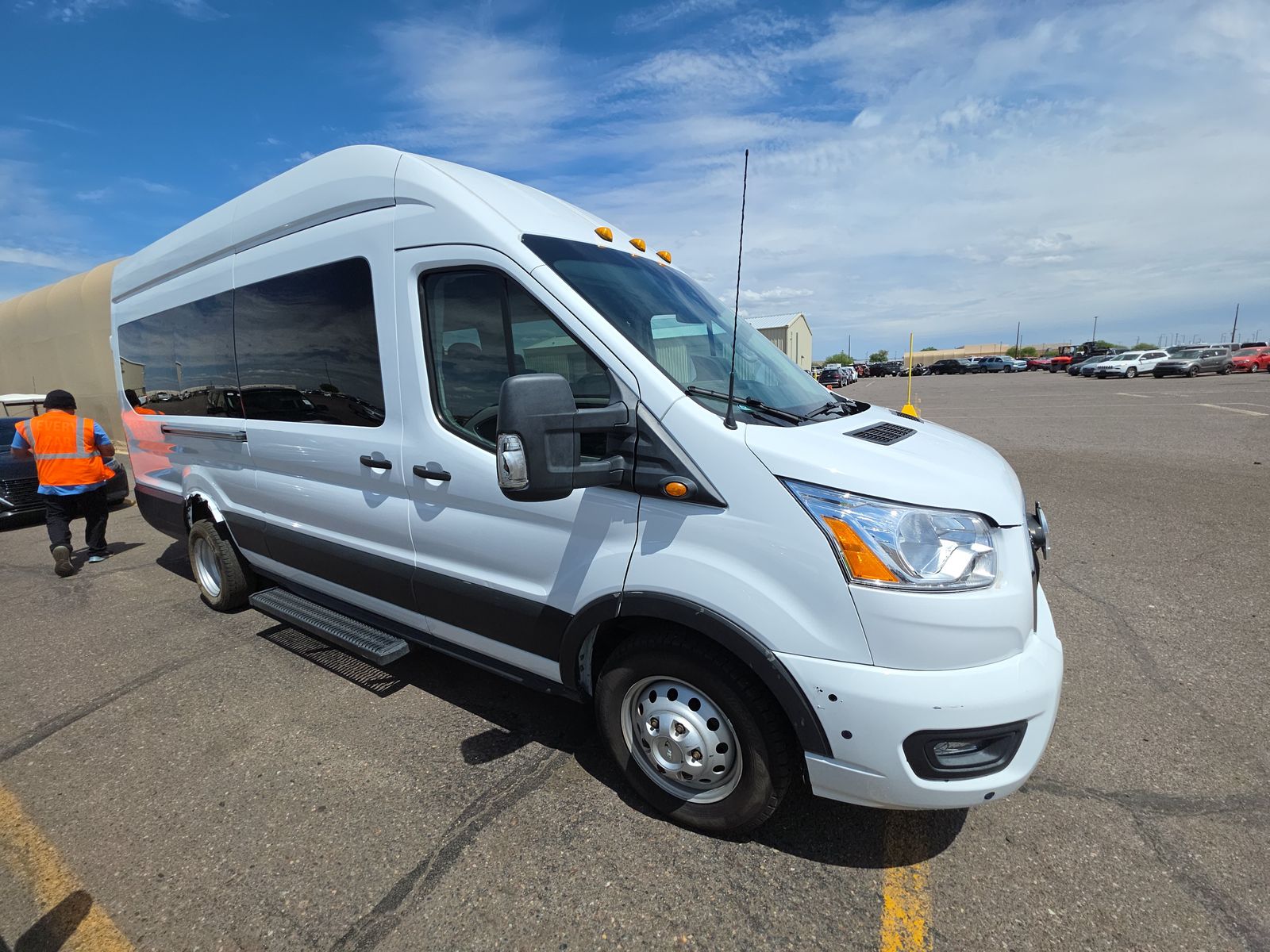 FORD TRANSIT 350 - 4