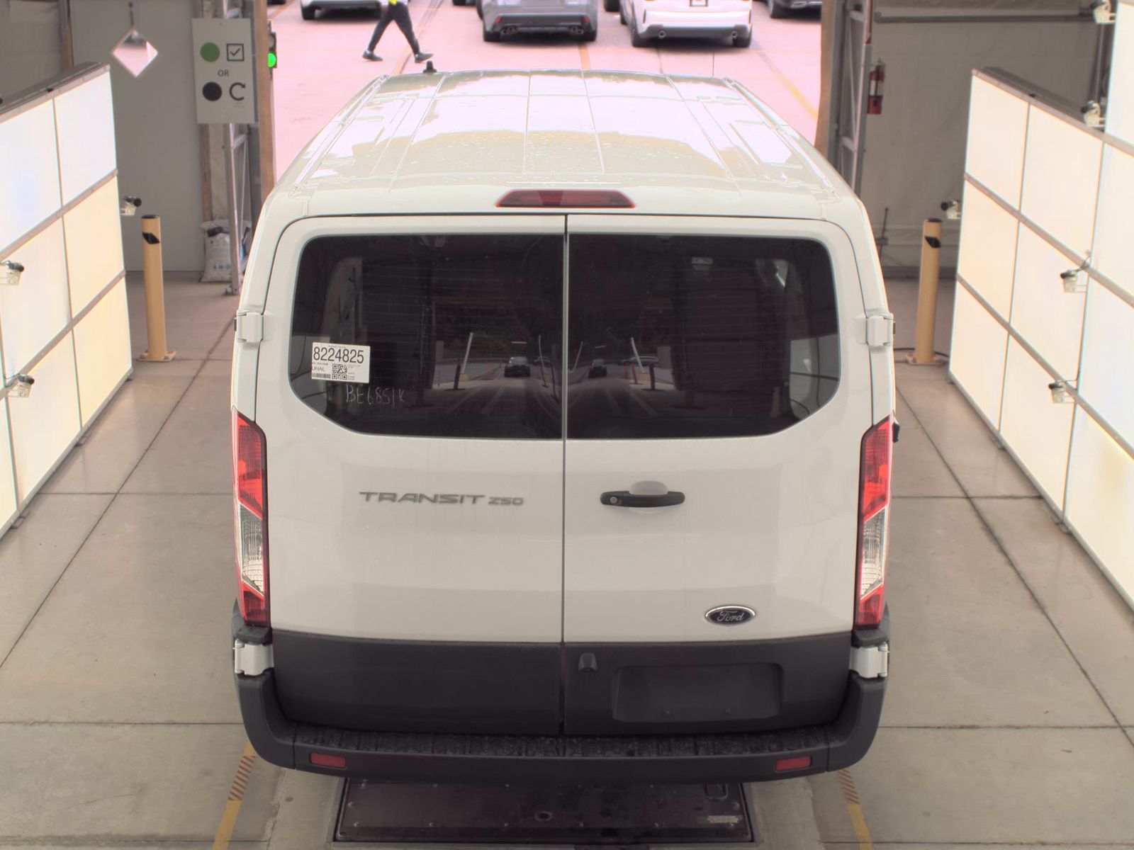 FORD TRANSIT 250 - 7