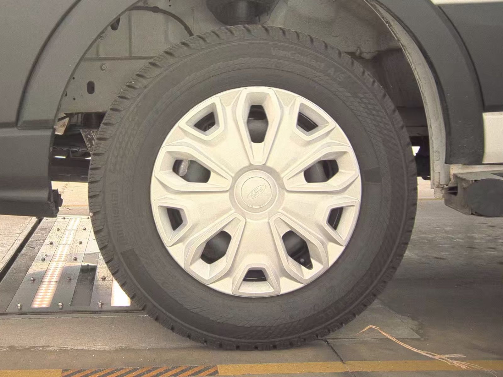 FORD TRANSIT 250 - 10