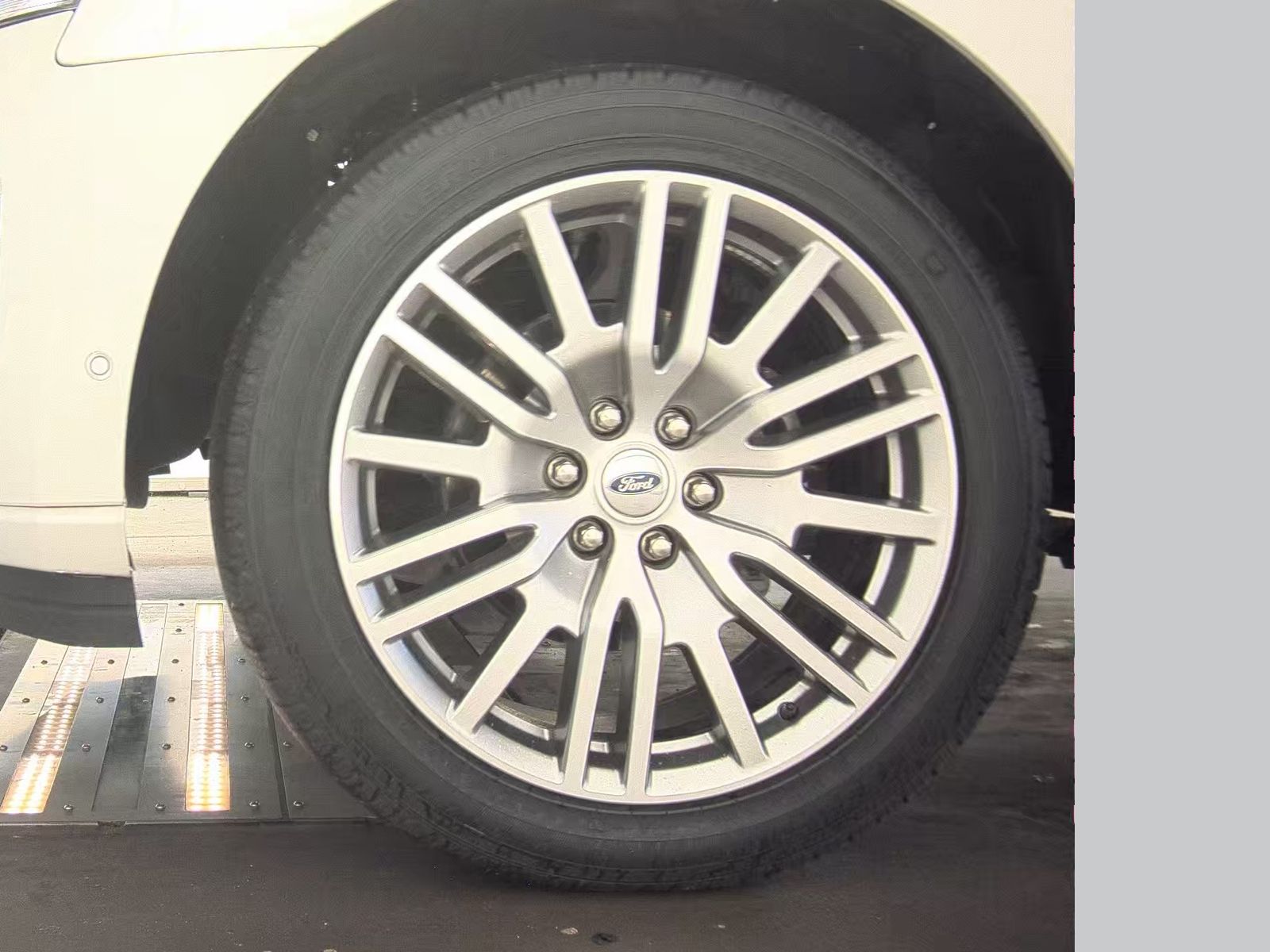 FORD EXPEDITION - 10