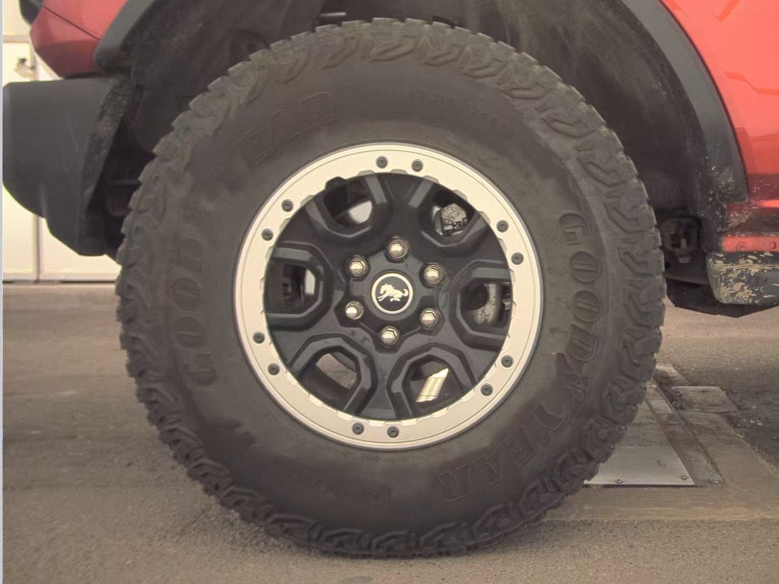 FORD BRONCO - 10