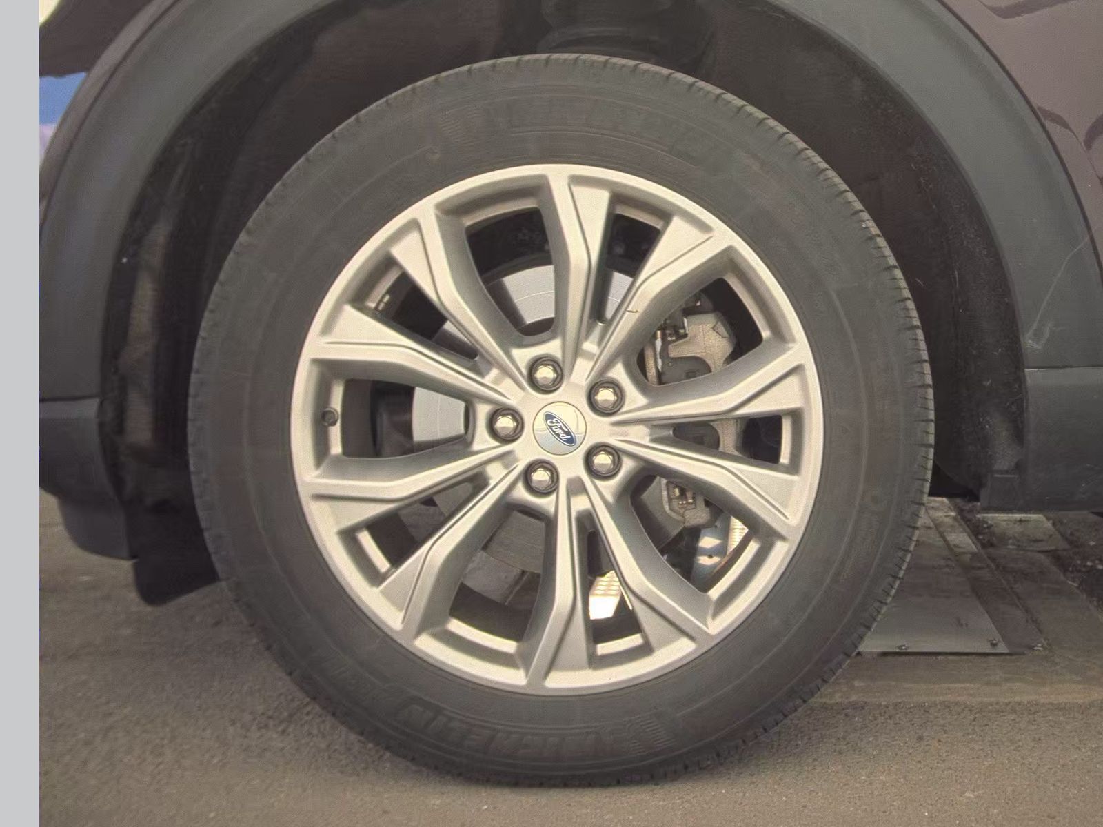 FORD EXPLORER - 10