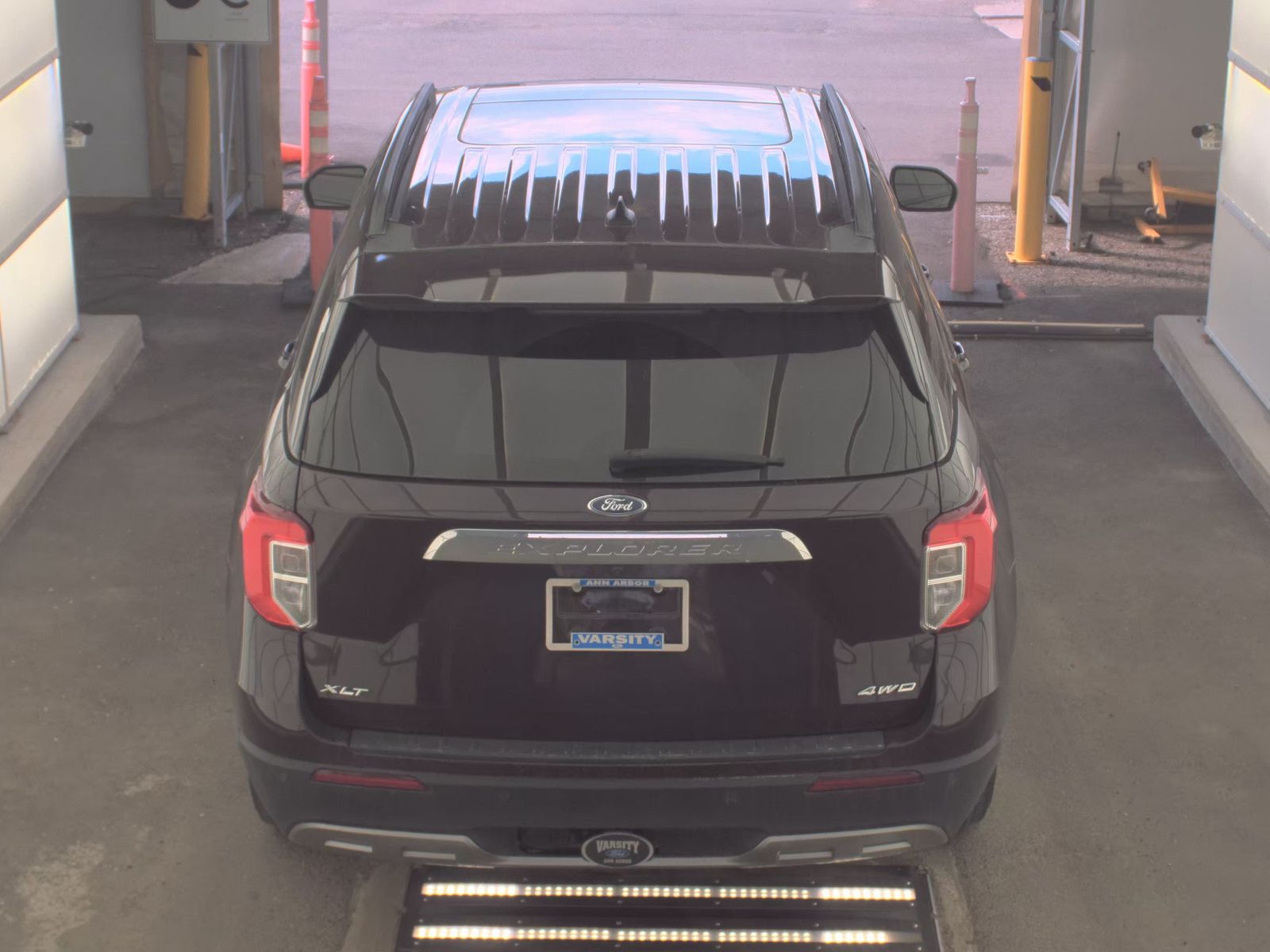 FORD EXPLORER - 7