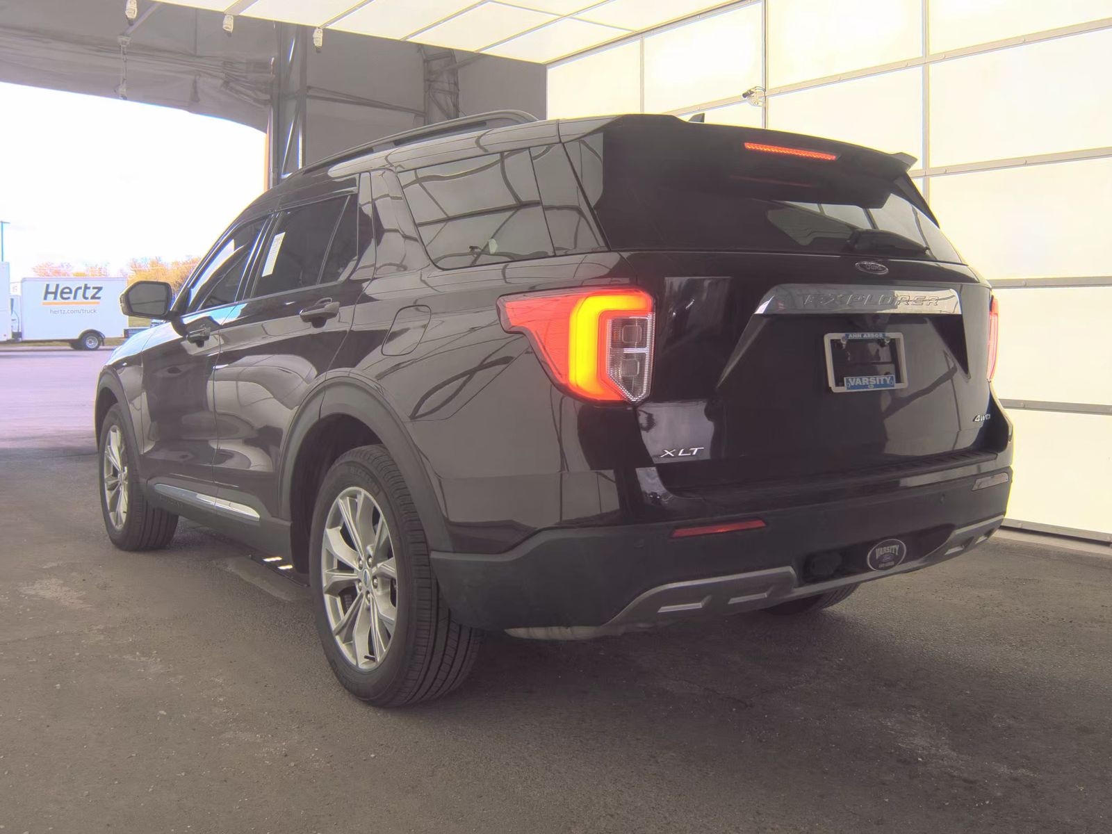 FORD EXPLORER - 9