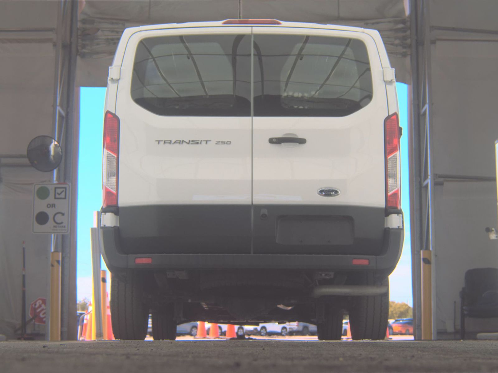 FORD TRANSIT 250 - 8