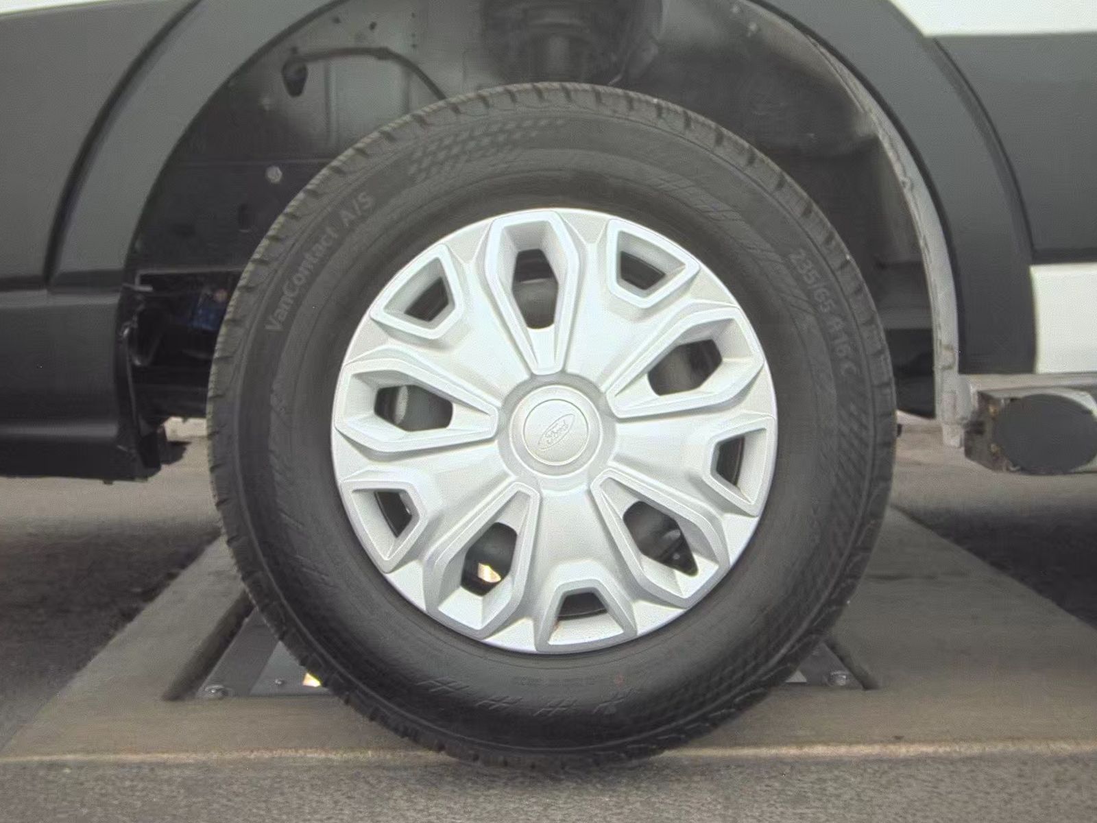 FORD TRANSIT 250 - 10