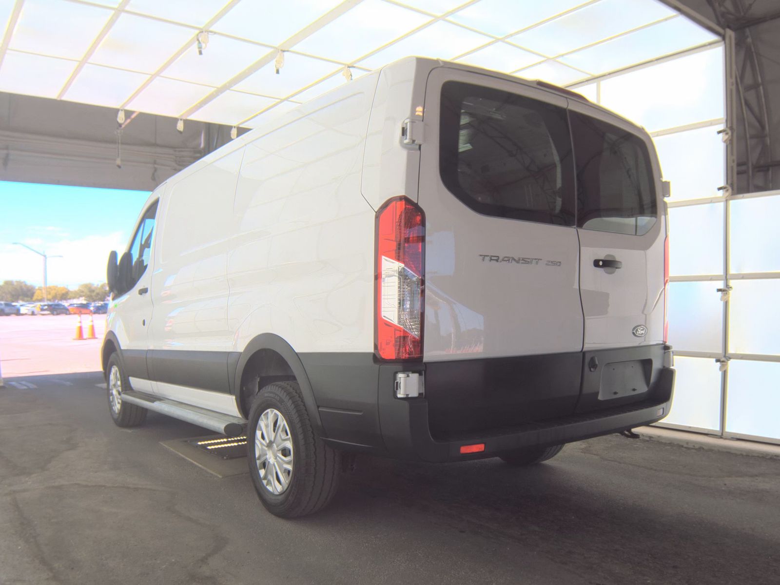 FORD TRANSIT 250 - 9