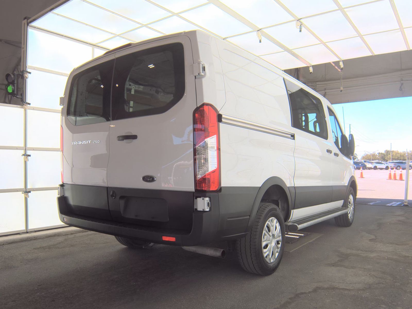 FORD TRANSIT 250 - 6
