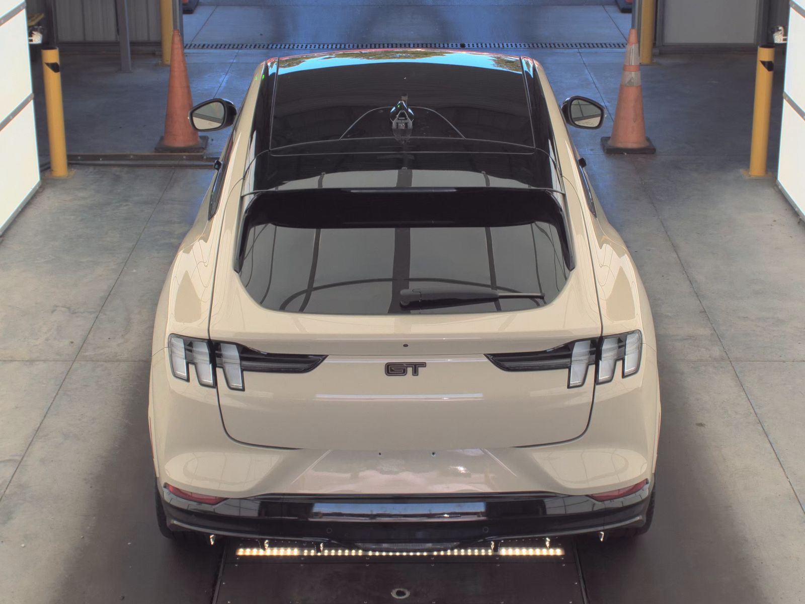 FORD MUSTANG MACH-E - 7