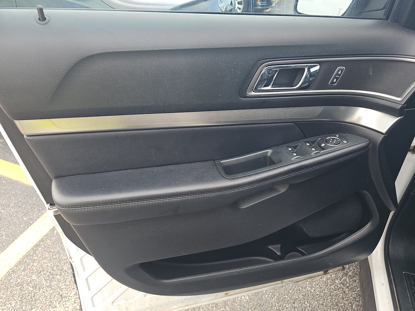 FORD EXPLORER - 10