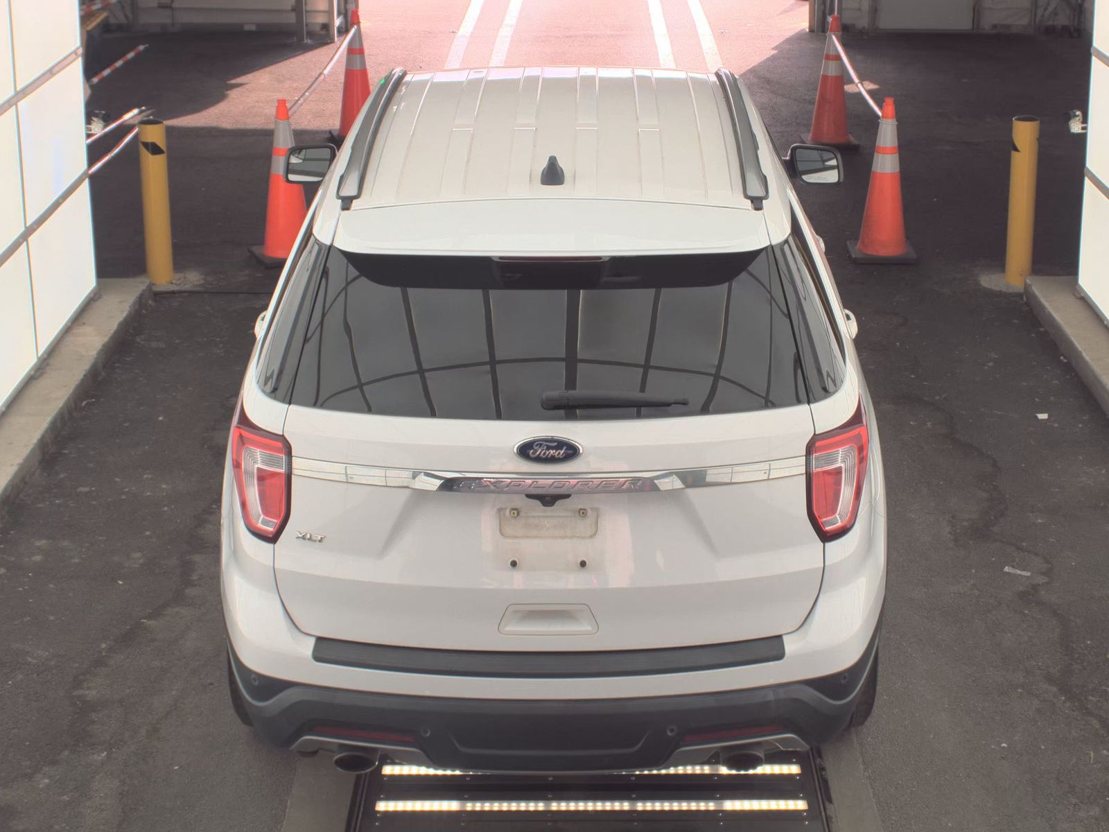 FORD EXPLORER - 6