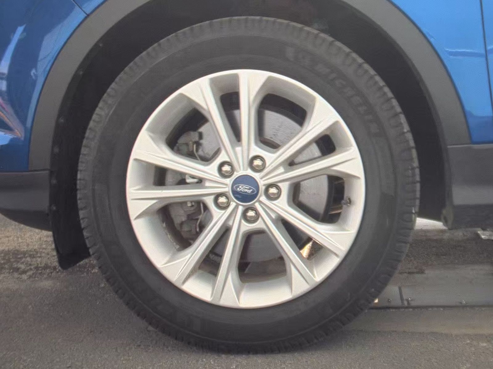 FORD ESCAPE - 10
