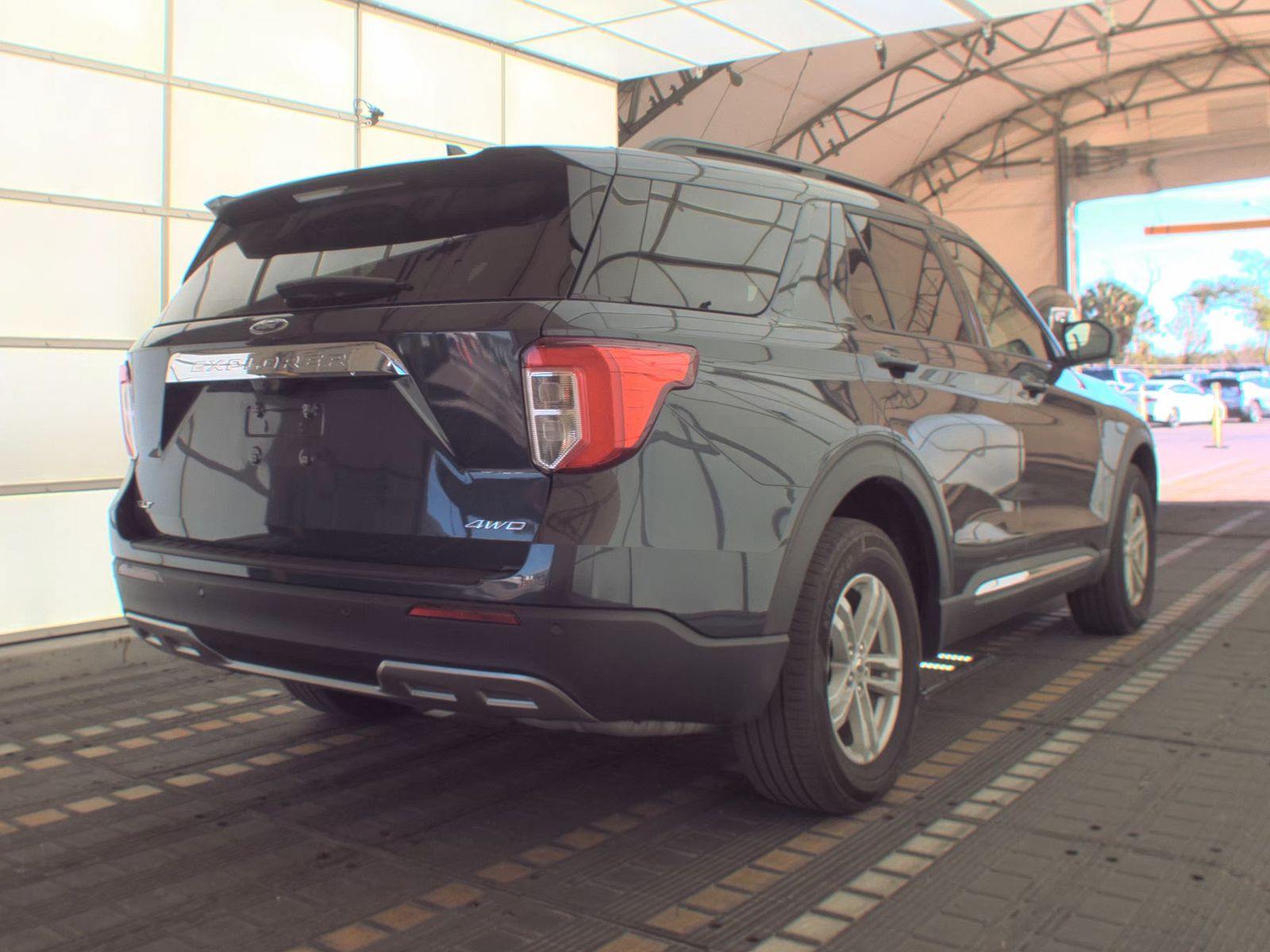 FORD EXPLORER - 6