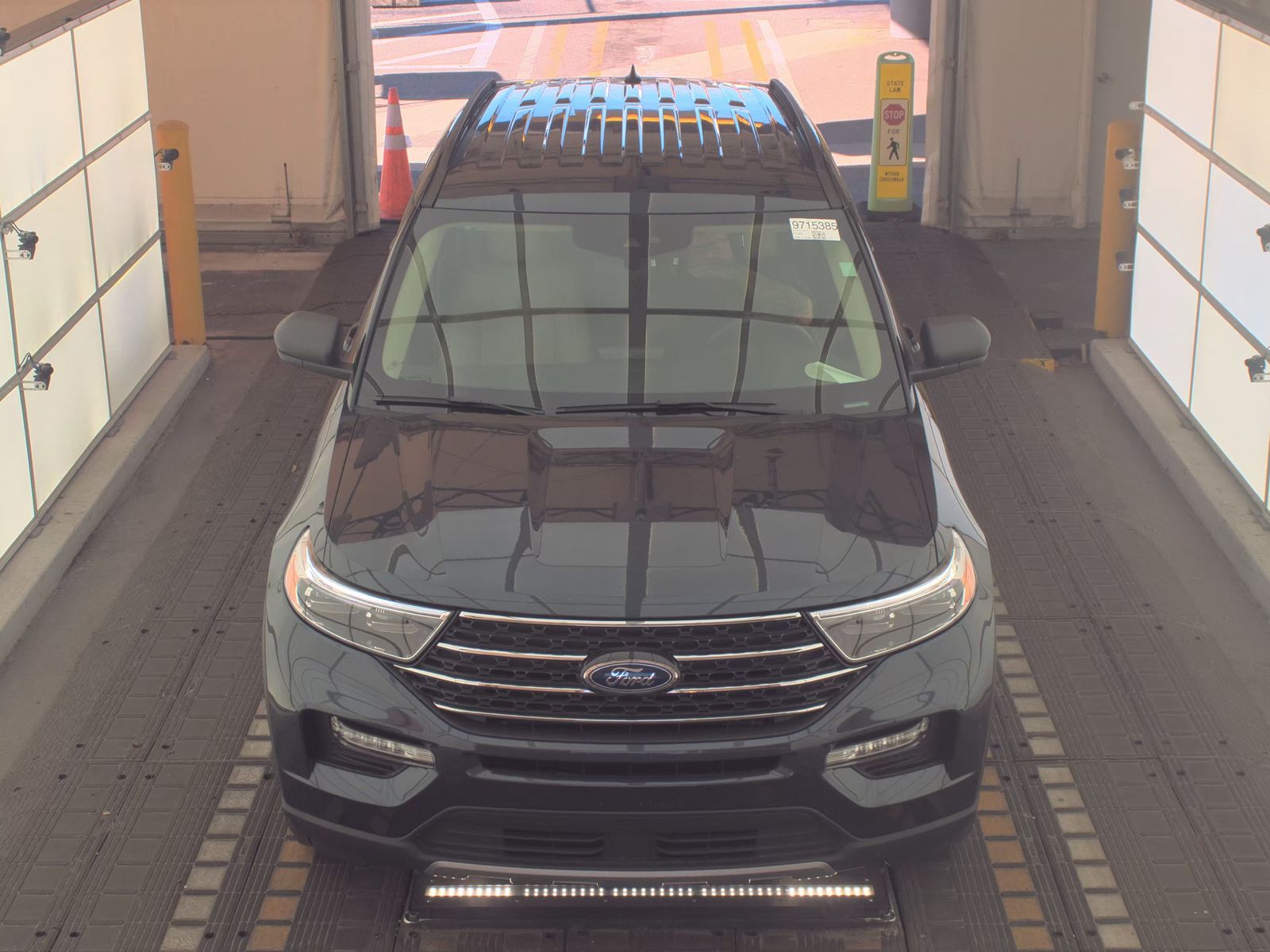 FORD EXPLORER - 3