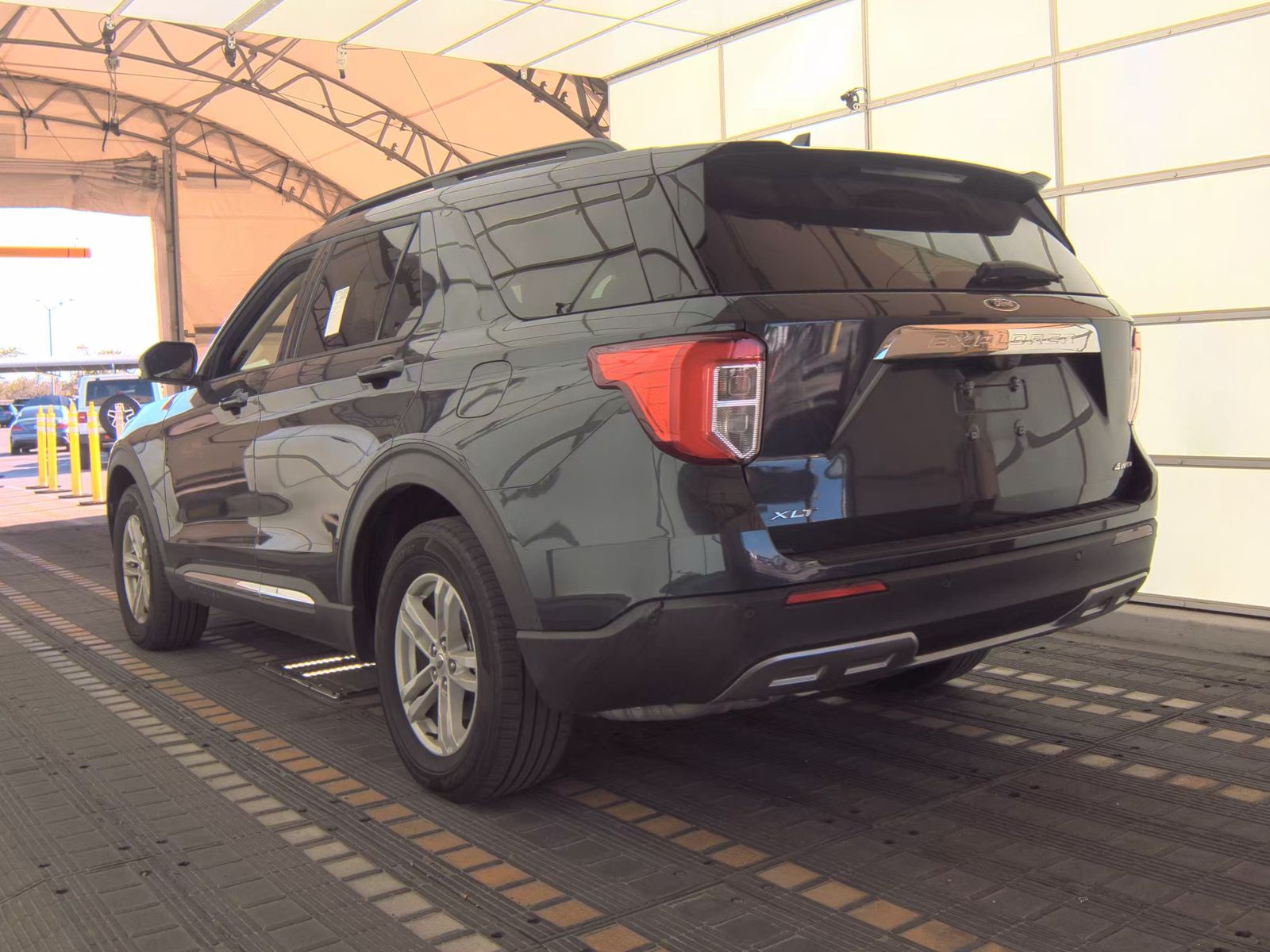 FORD EXPLORER - 9