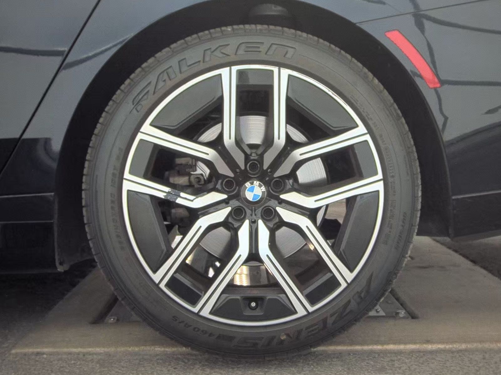 2025 BMW 7 Series 740i xDrive AWD
