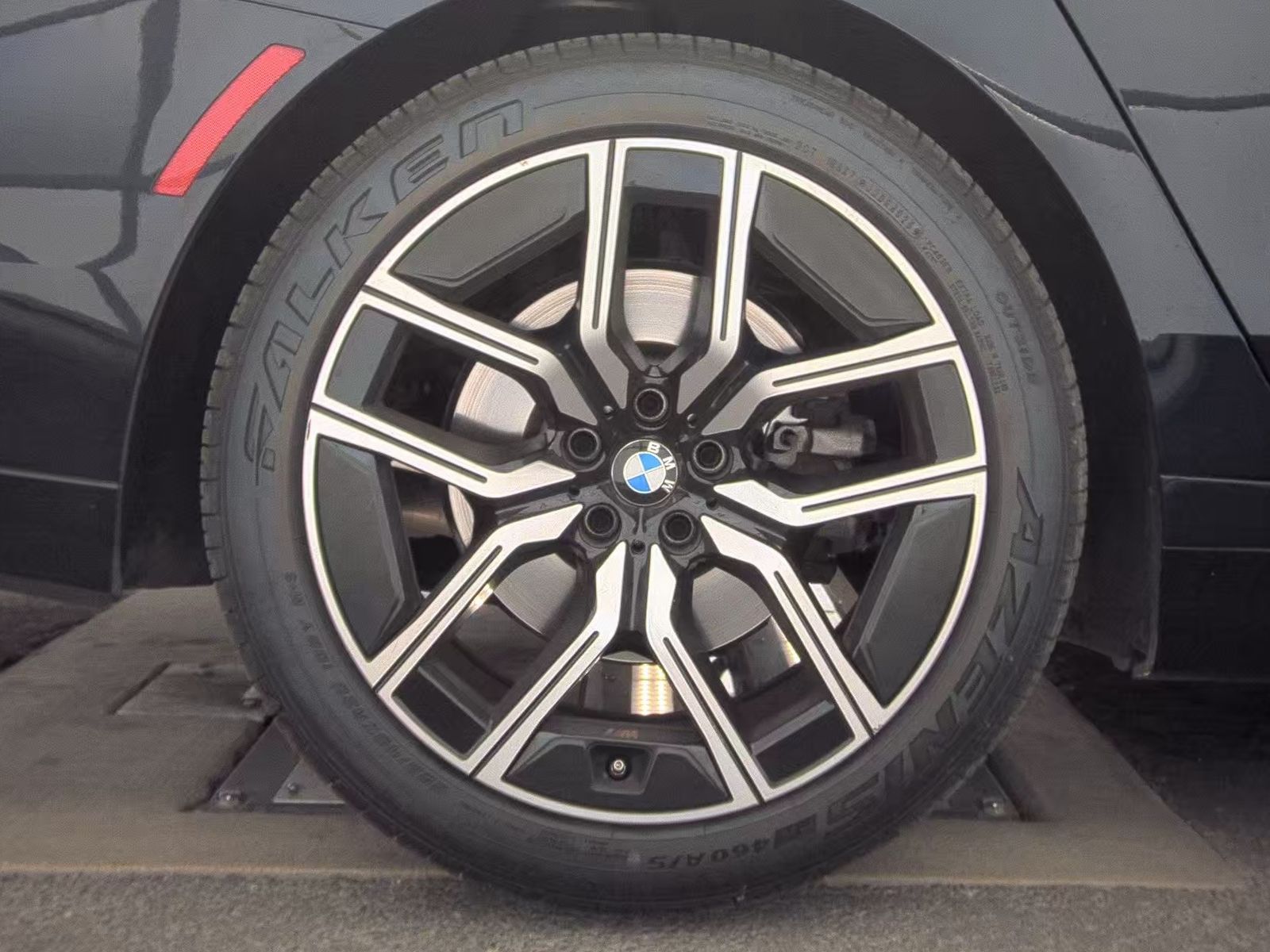 2025 BMW 7 Series 740i xDrive AWD
