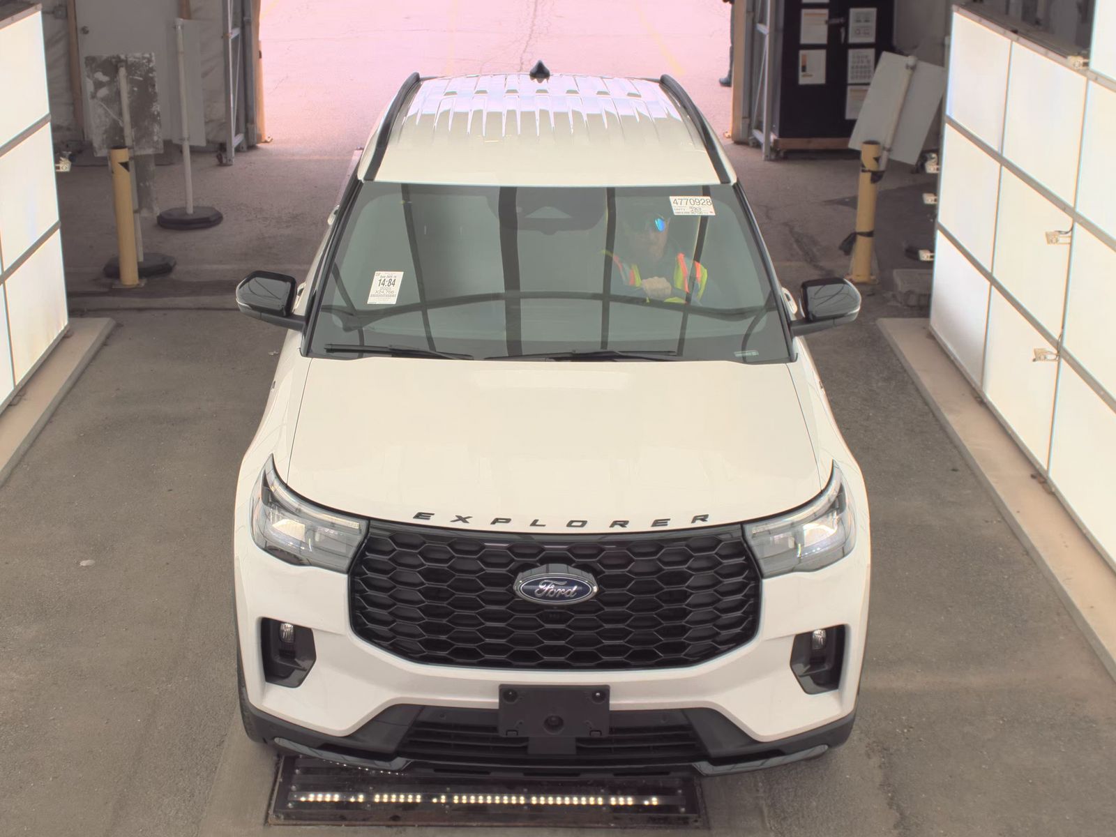 FORD EXPLORER - 3