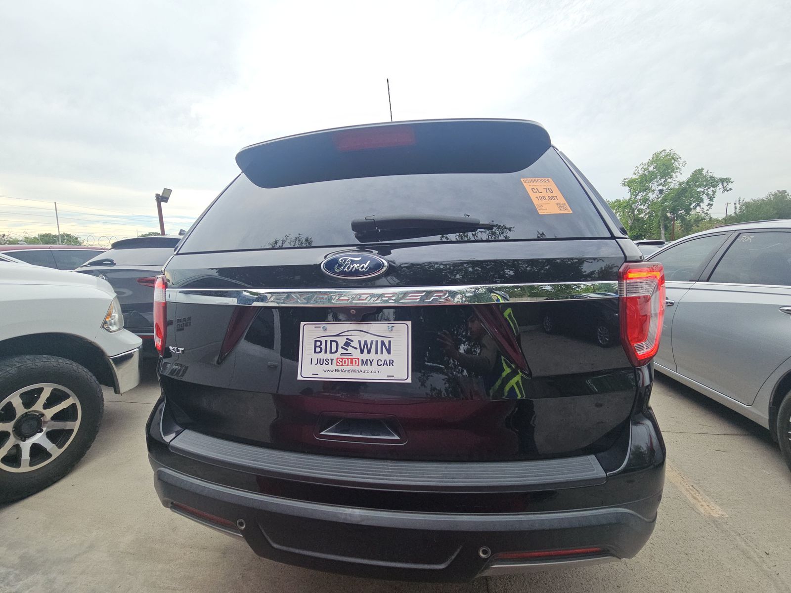 FORD EXPLORER - 6