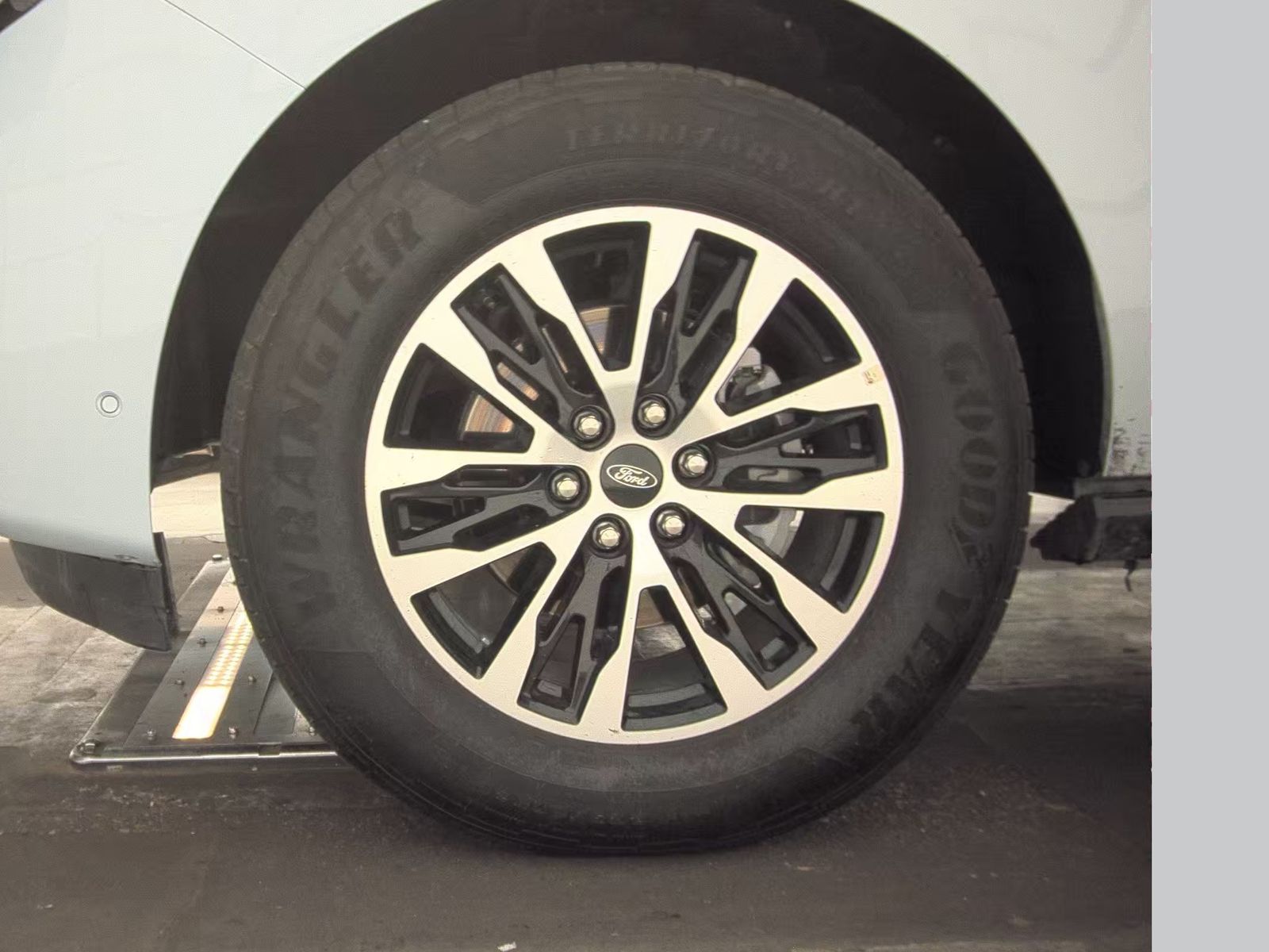 FORD EXPEDITION - 10