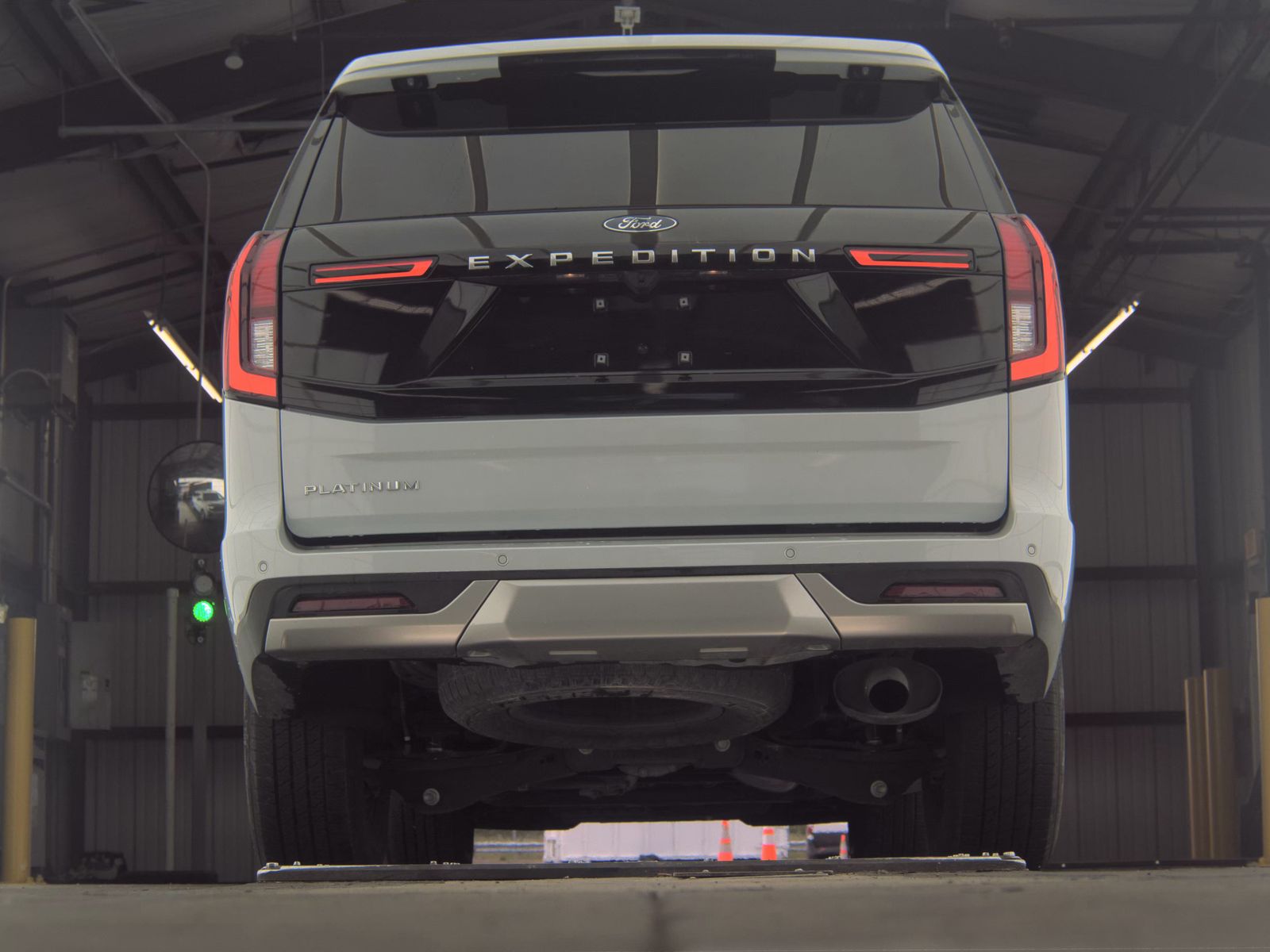 FORD EXPEDITION - 8