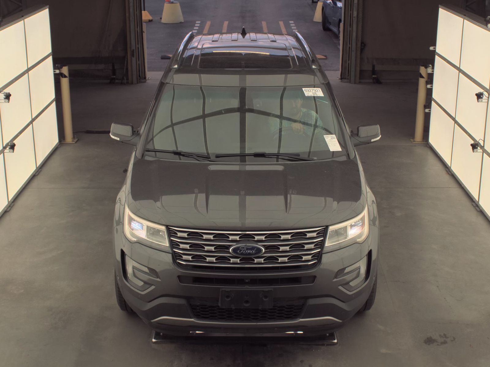 FORD EXPLORER - 3
