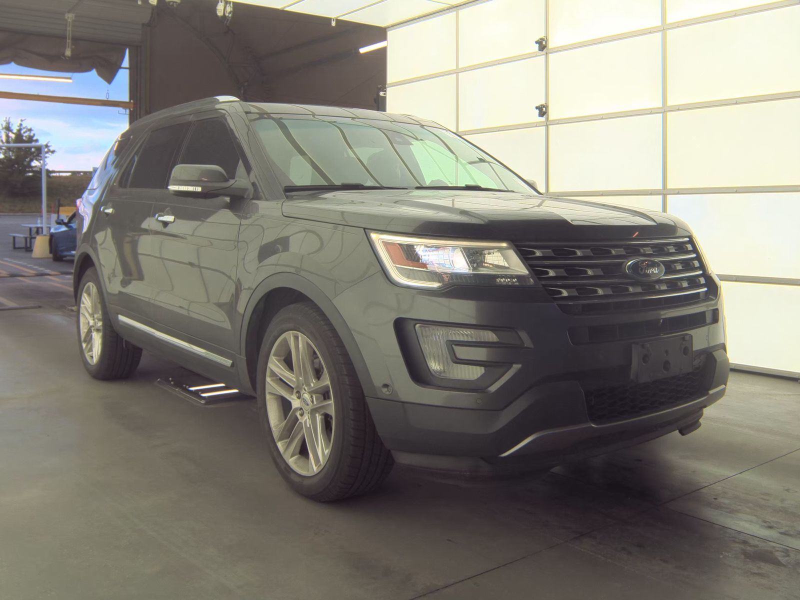 FORD EXPLORER - 5