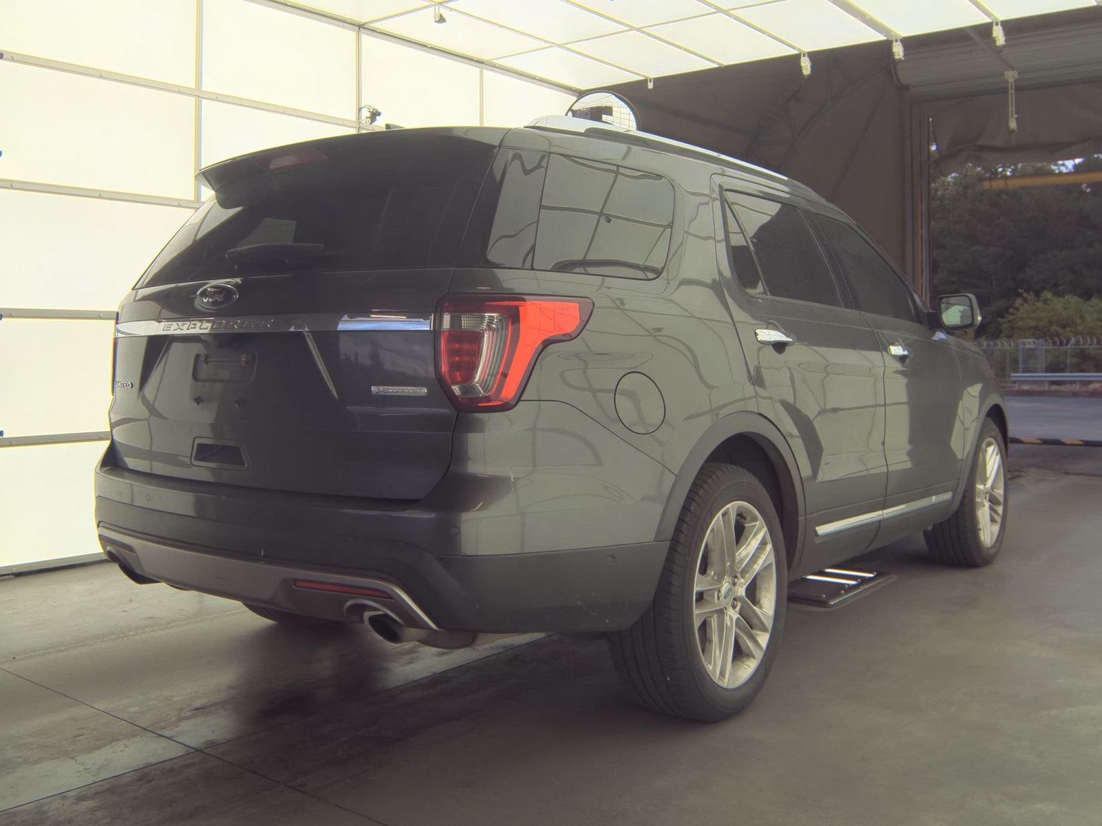 FORD EXPLORER - 6