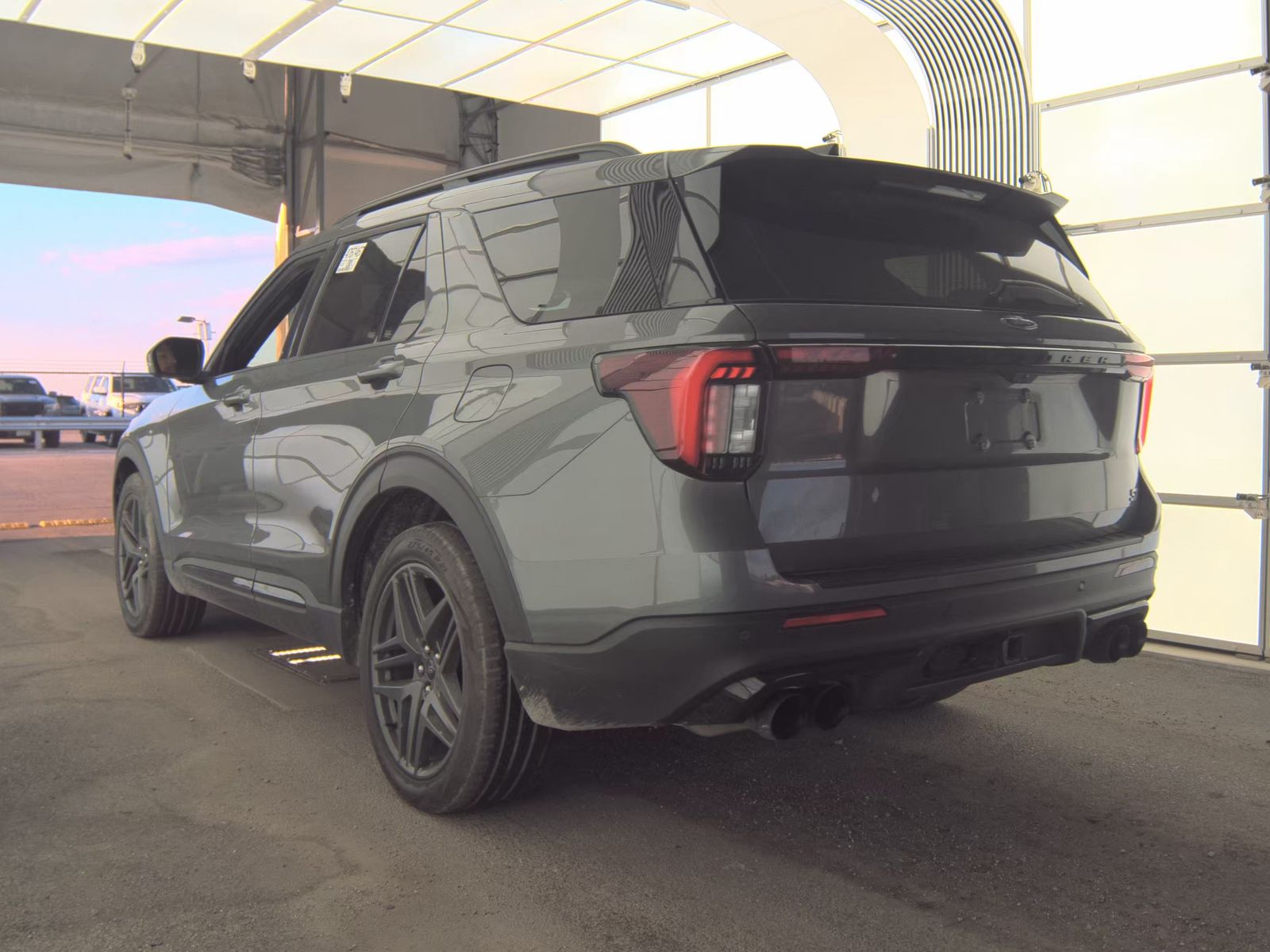 FORD EXPLORER - 9