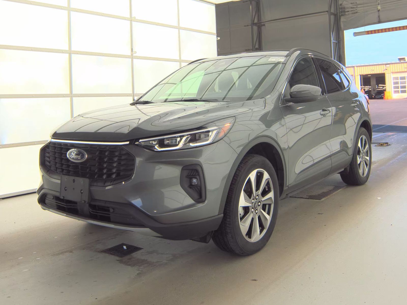 FORD ESCAPE - 1