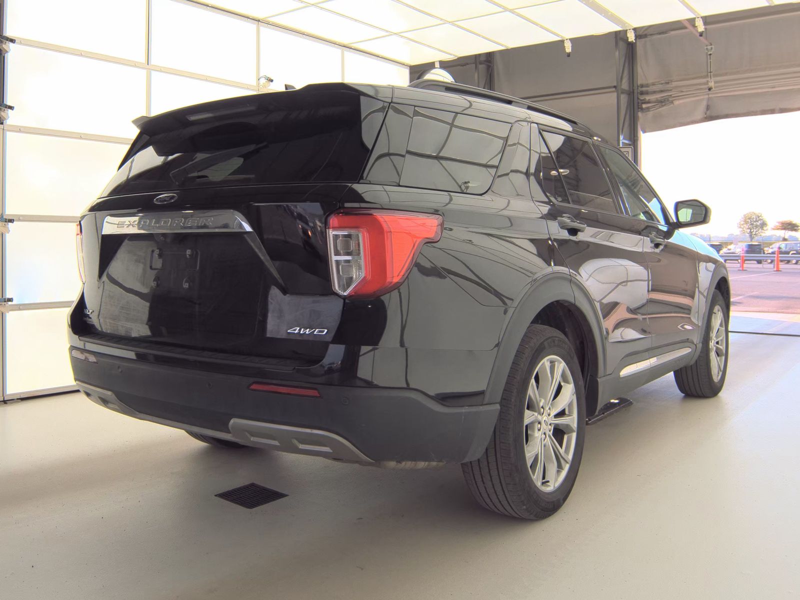 FORD EXPLORER - 6