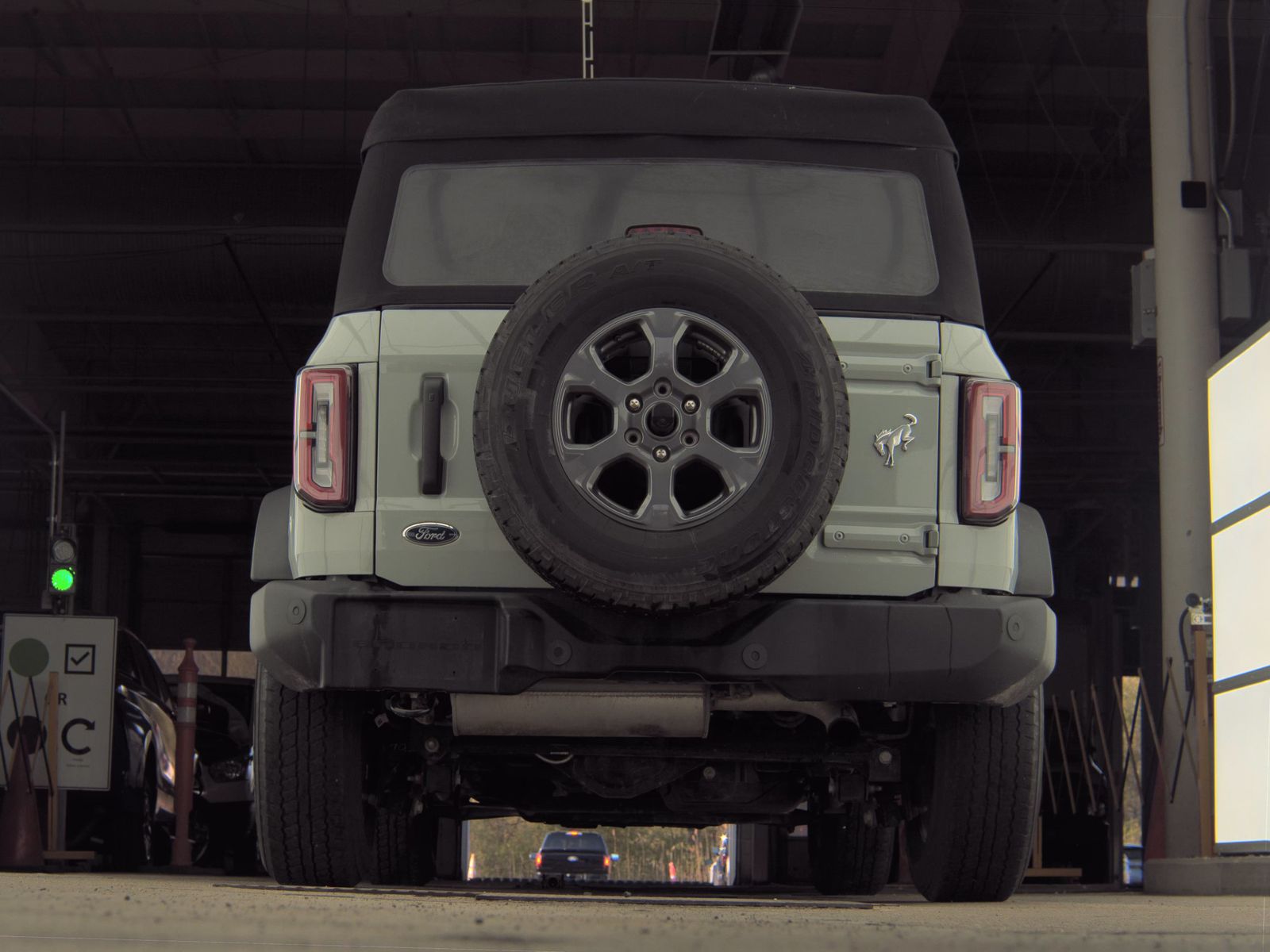 FORD BRONCO - 8