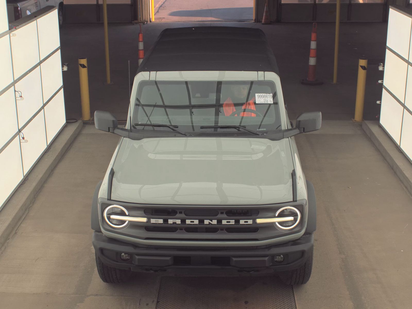 FORD BRONCO - 3