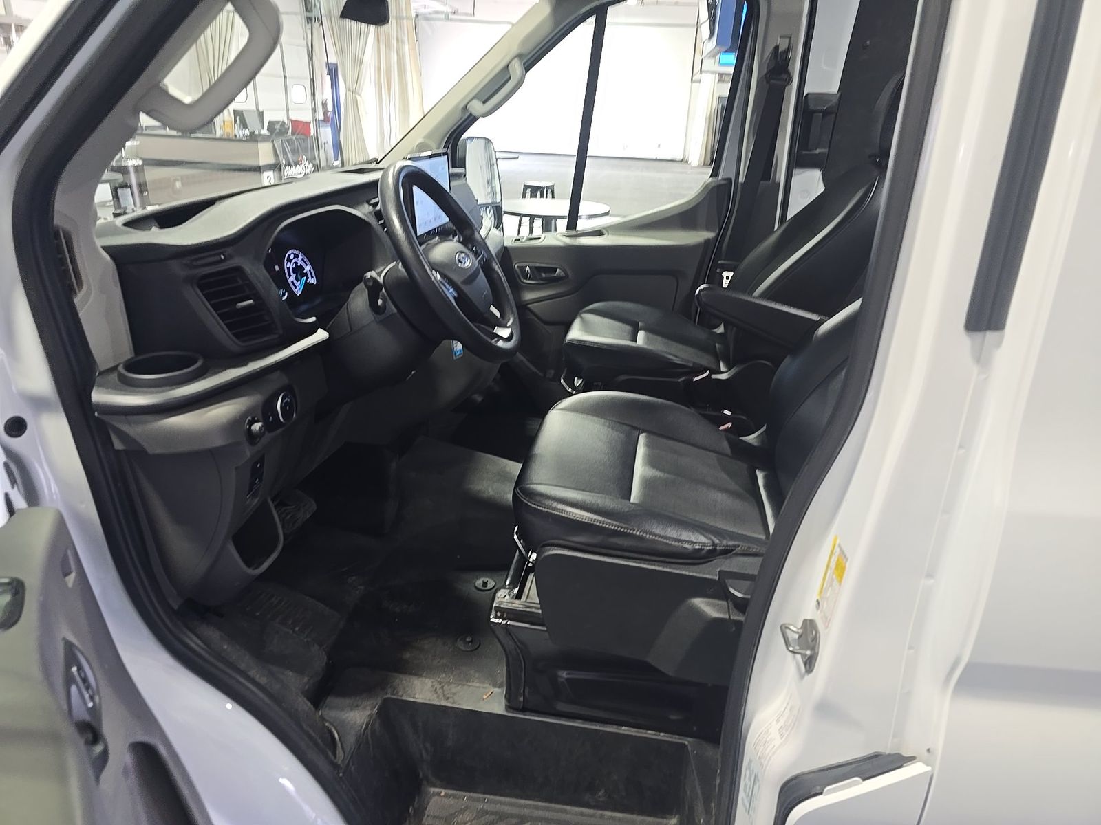 FORD TRANSIT 250 - 8