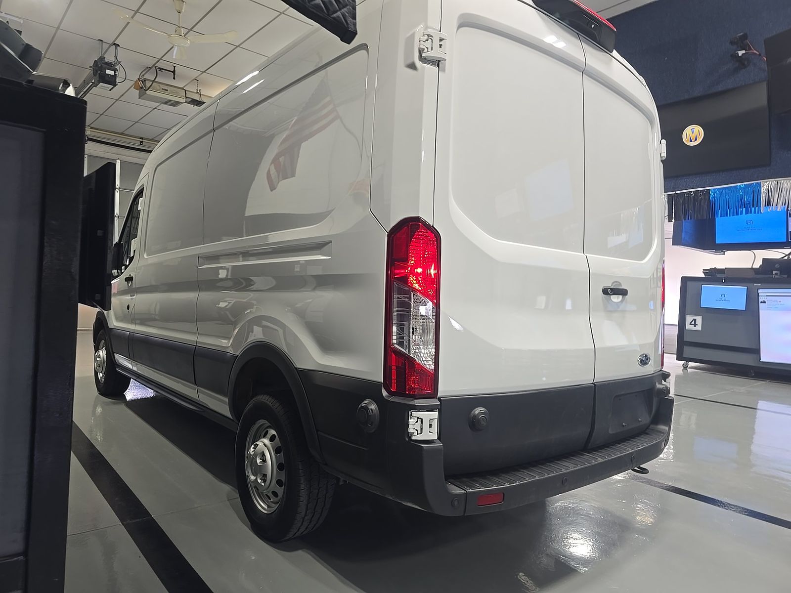 FORD TRANSIT 250 - 7