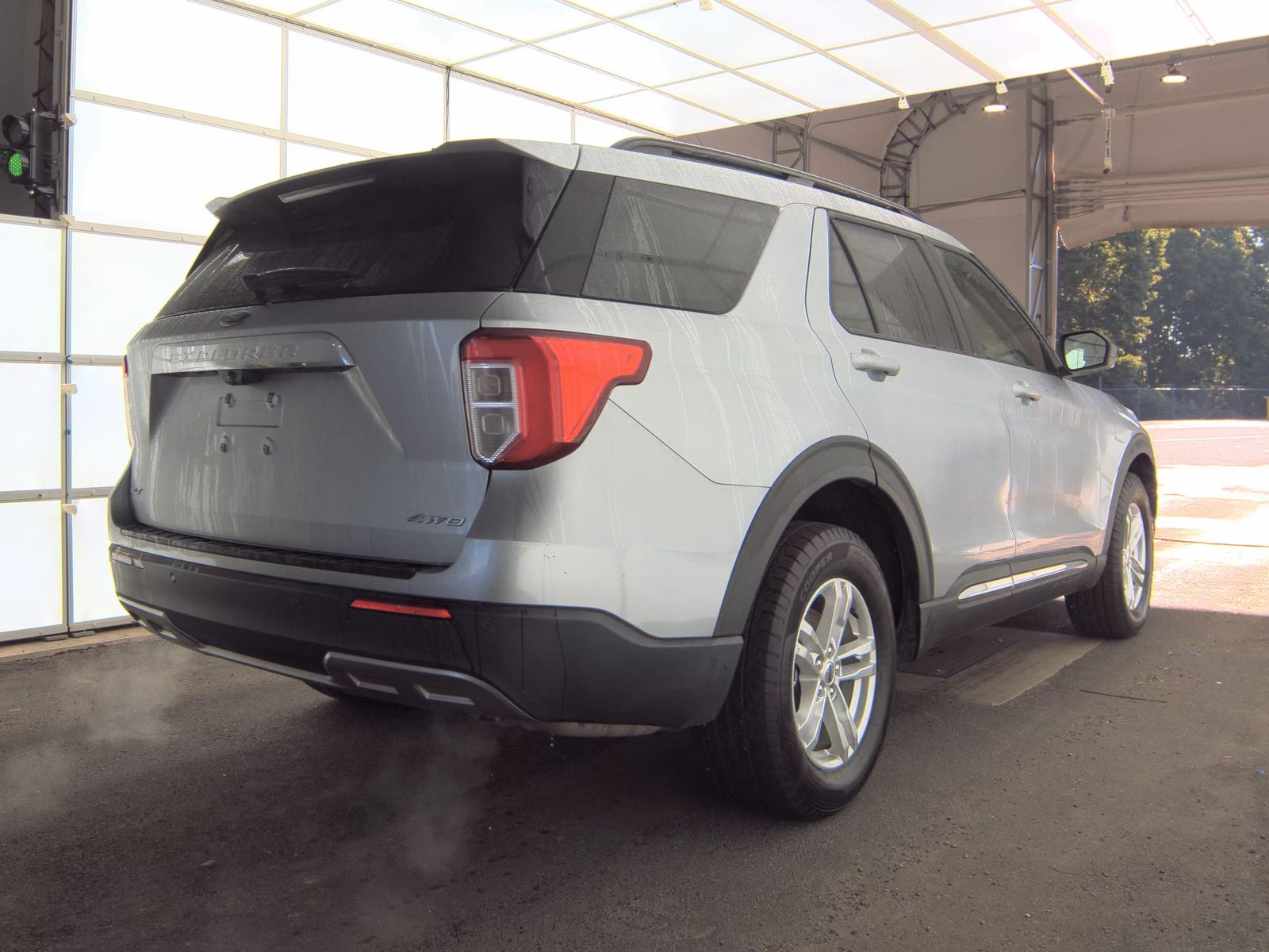 FORD EXPLORER - 6