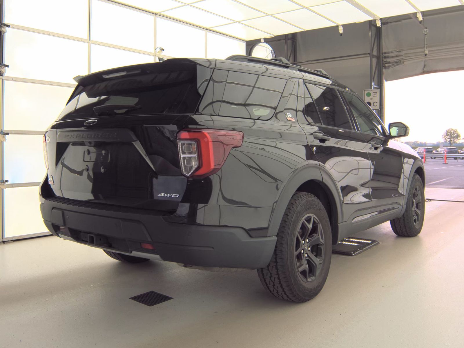 FORD EXPLORER - 6