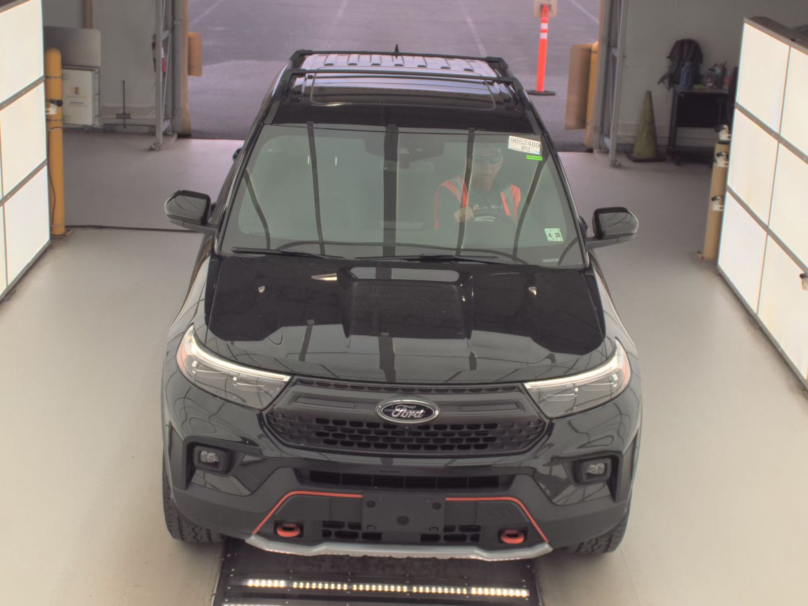 FORD EXPLORER - 3