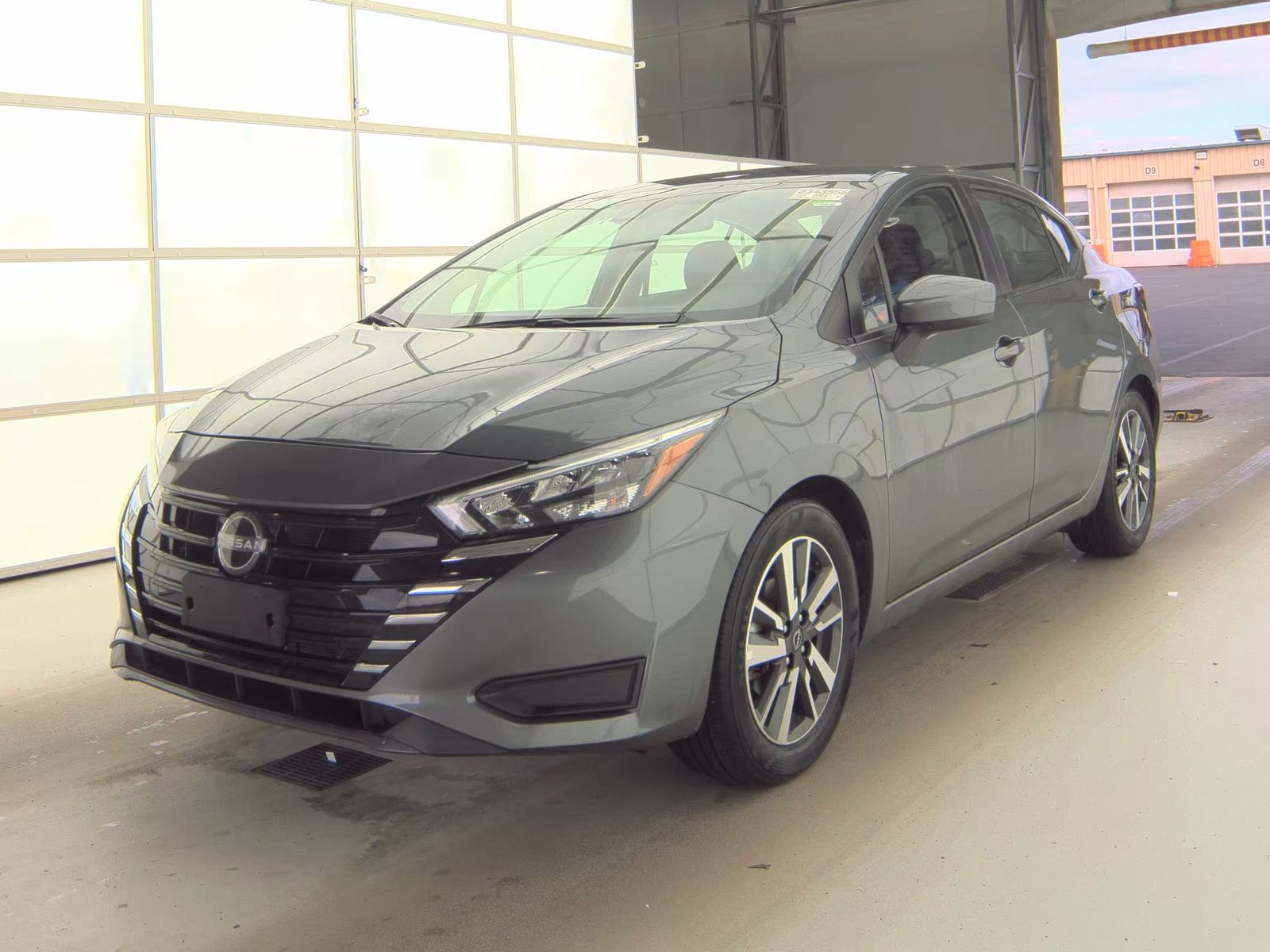 NISSAN VERSA - 1