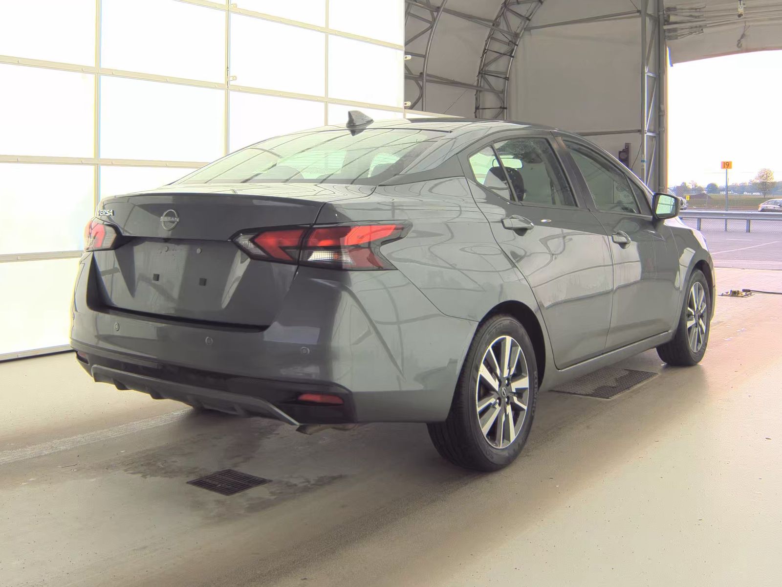 NISSAN VERSA - 6