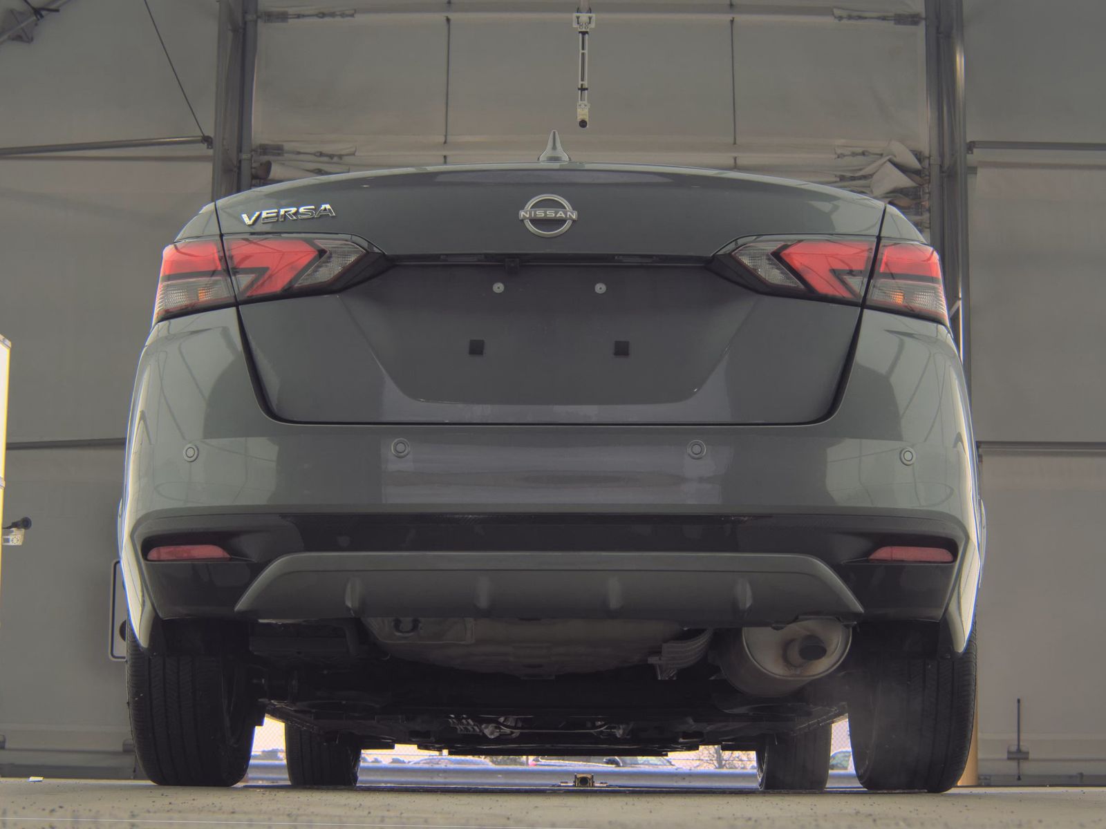 NISSAN VERSA - 8