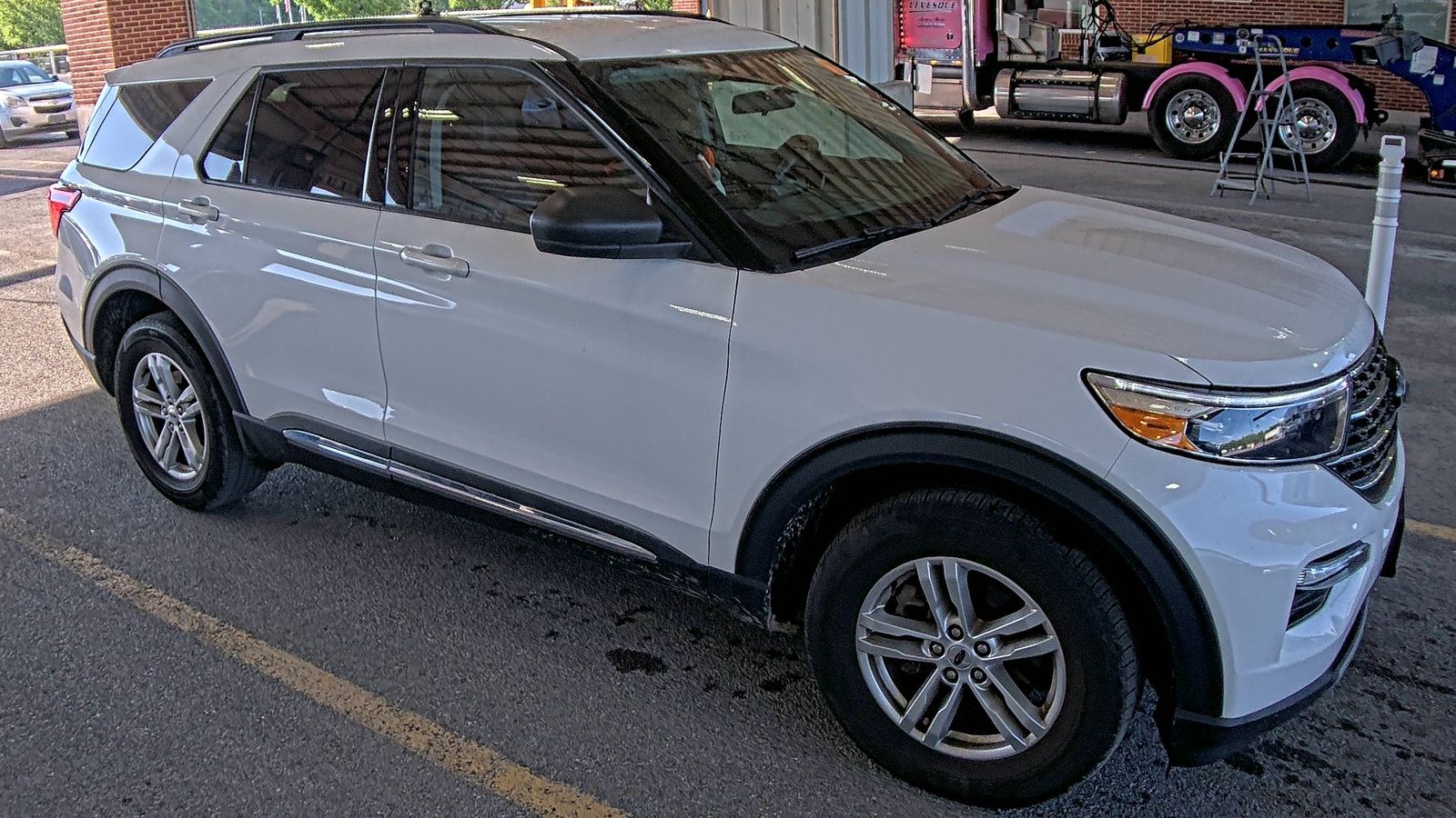 FORD EXPLORER - 4